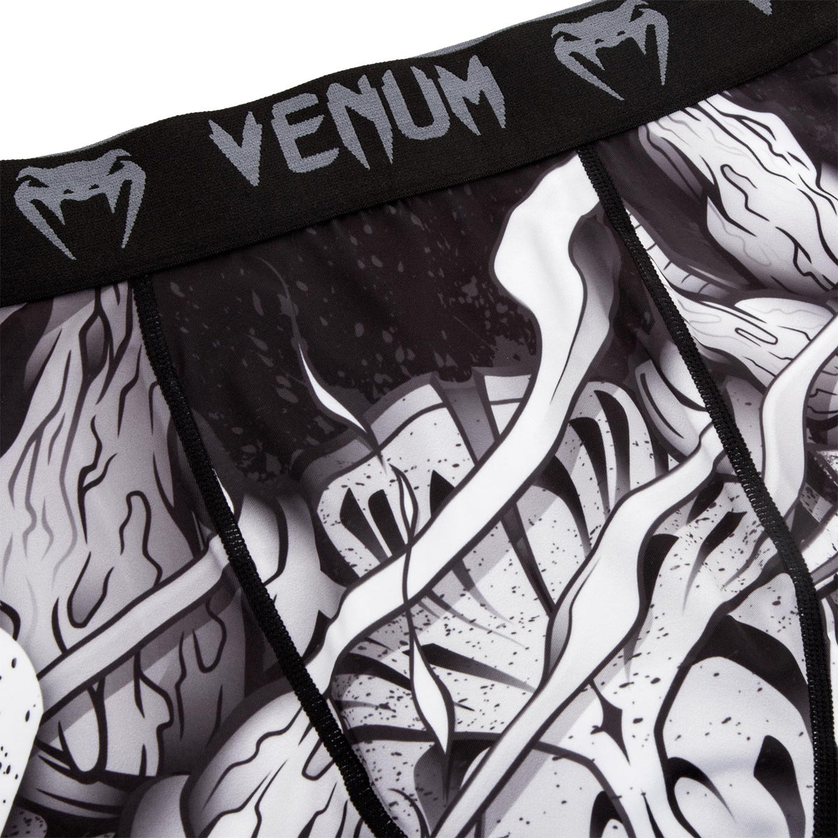 Venum Devil Vale Tudo Shorts - Weiß/Schwarz