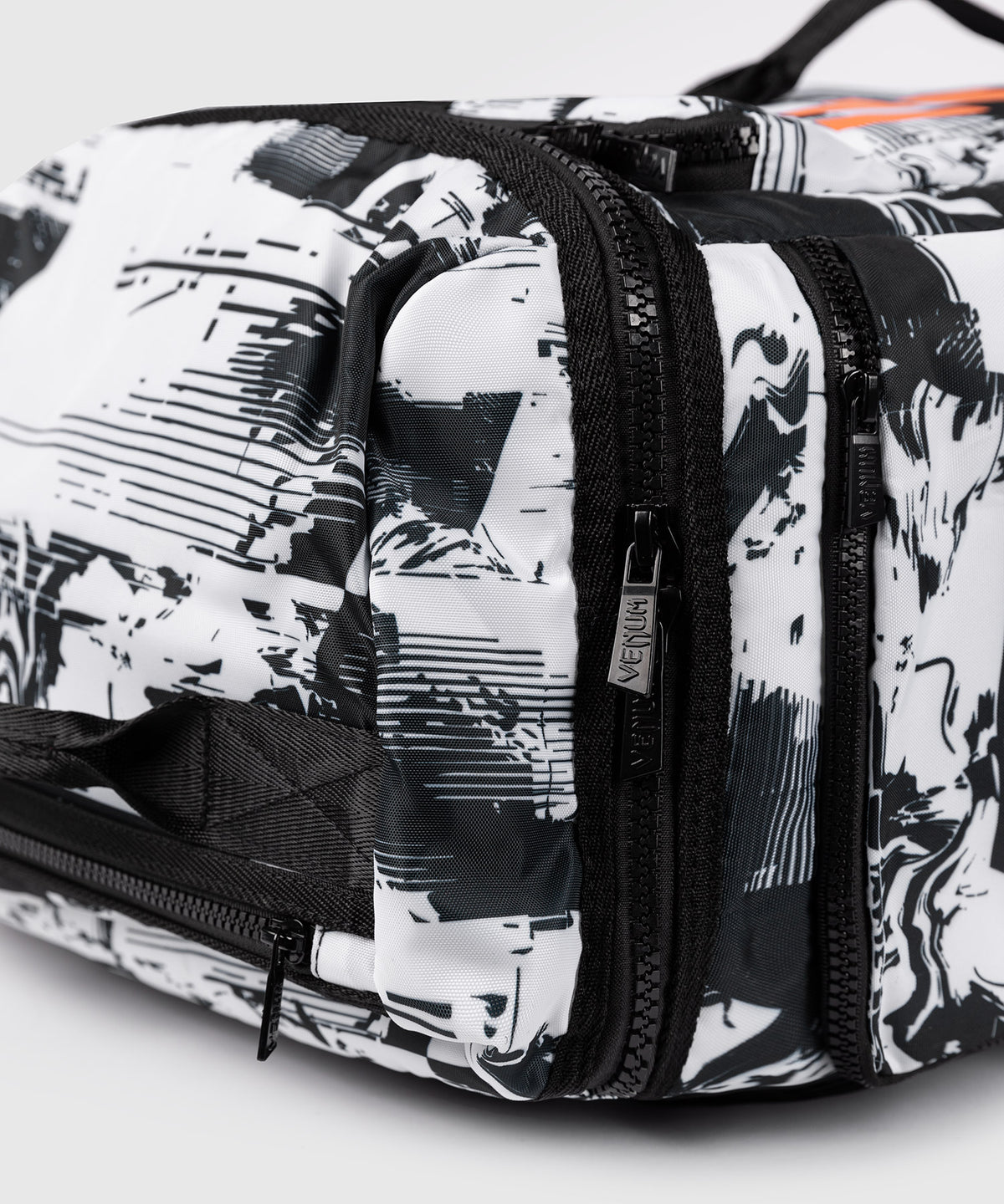 UFC Zenith by Venum Authentic Fight Week Bolsa de deporte - Blanca (48L)