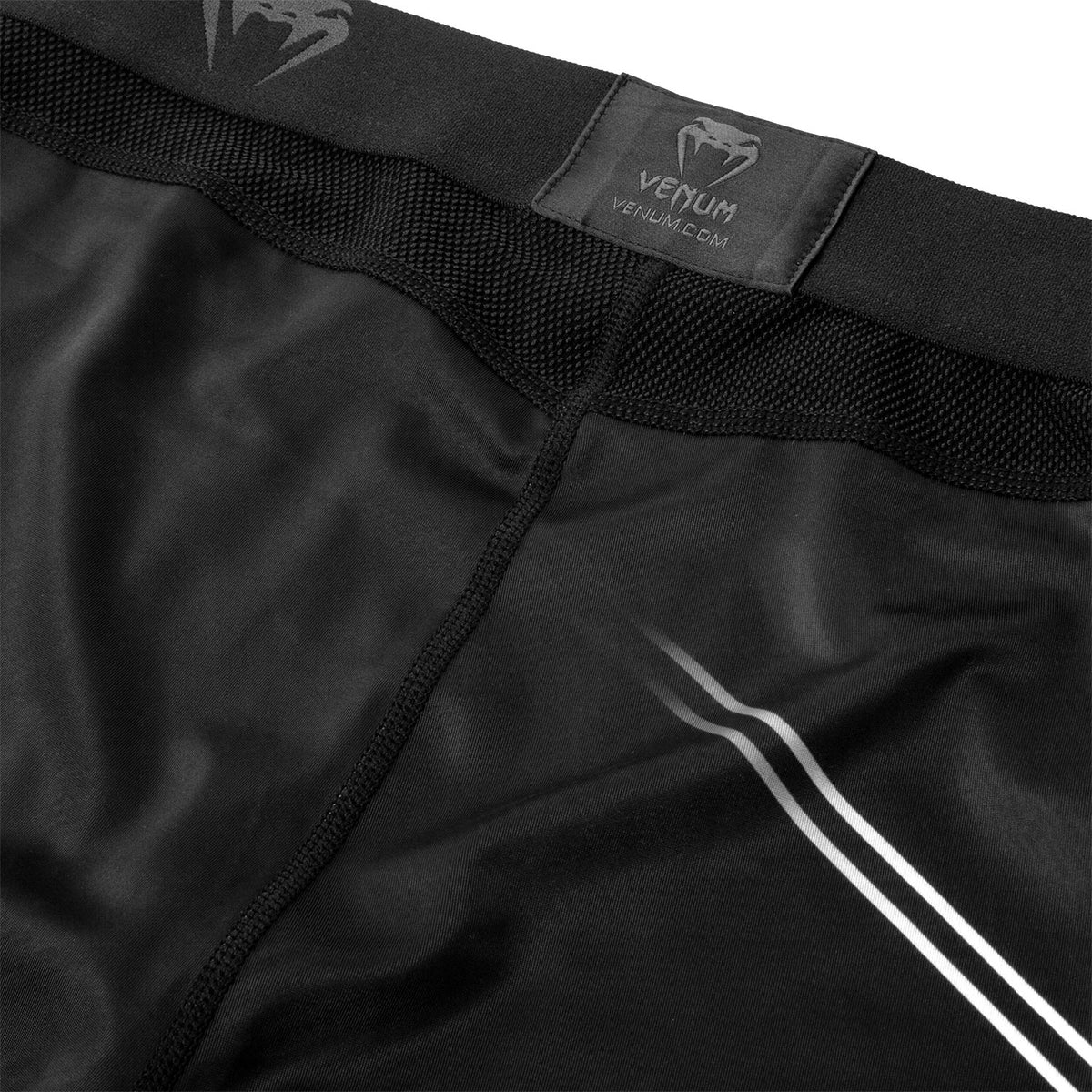 Venum Okinawa 2.0 Kompressionshose - Schwarz/Weiß