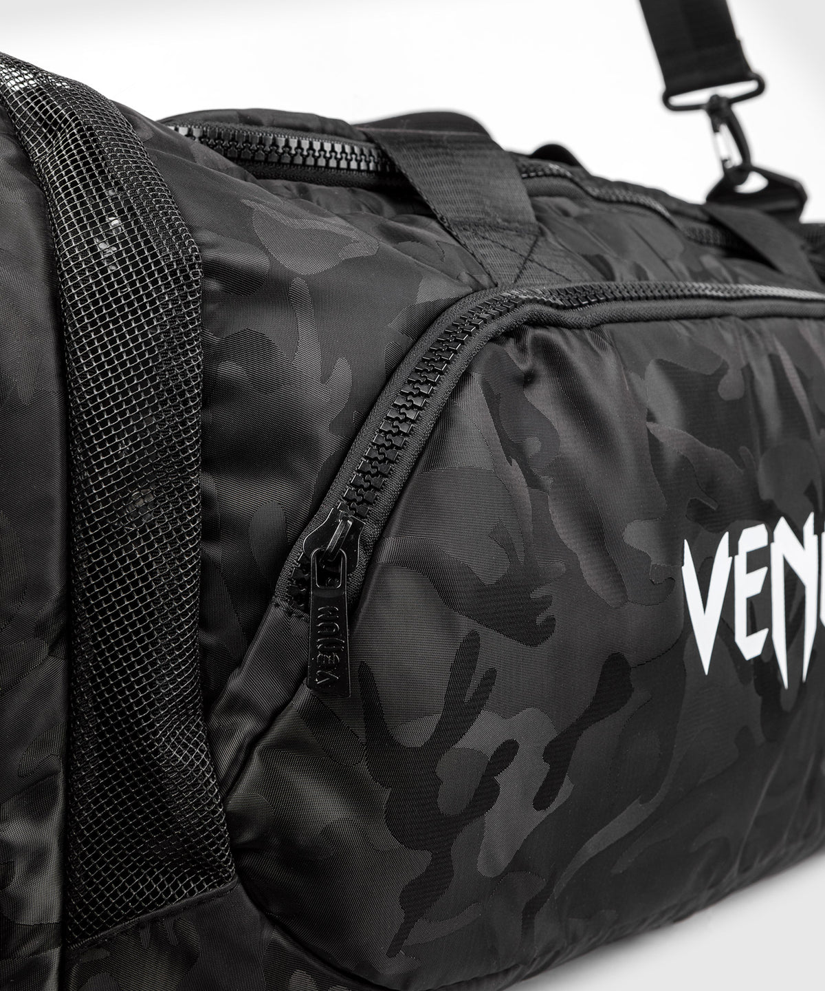 Venum Trainer Lite Bolsa de Deporte (48L) – Negro/Camo Oscuro