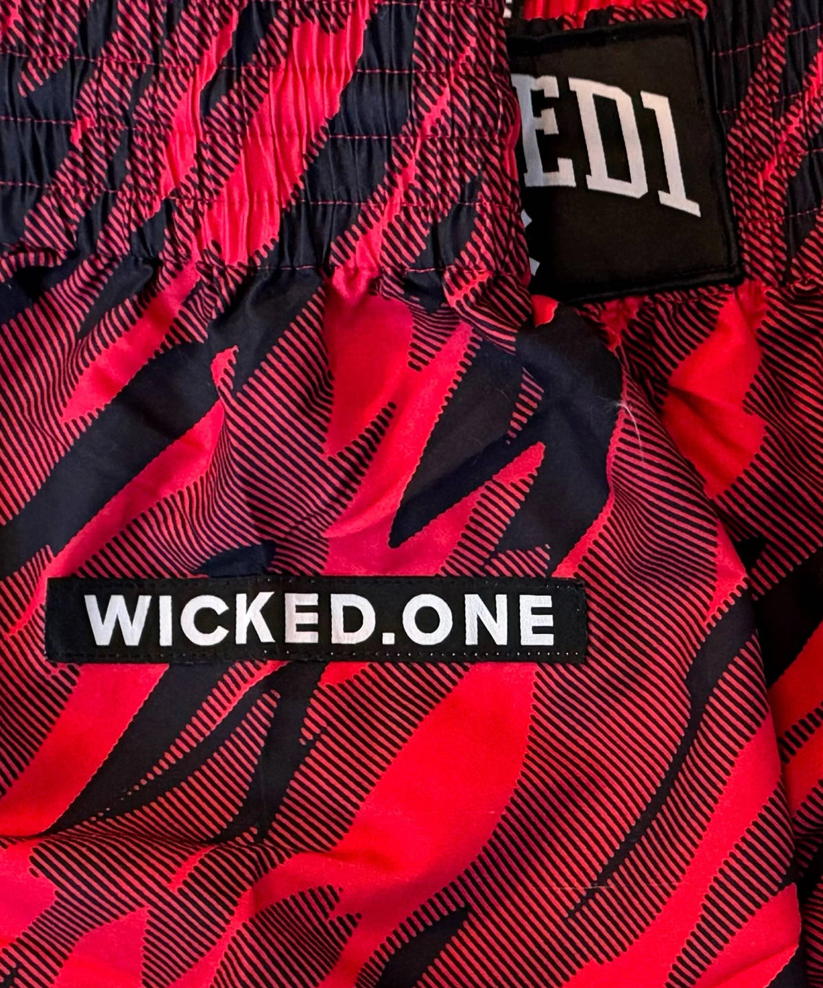 Wicked One Camo Muay Thai Shorts - Rot