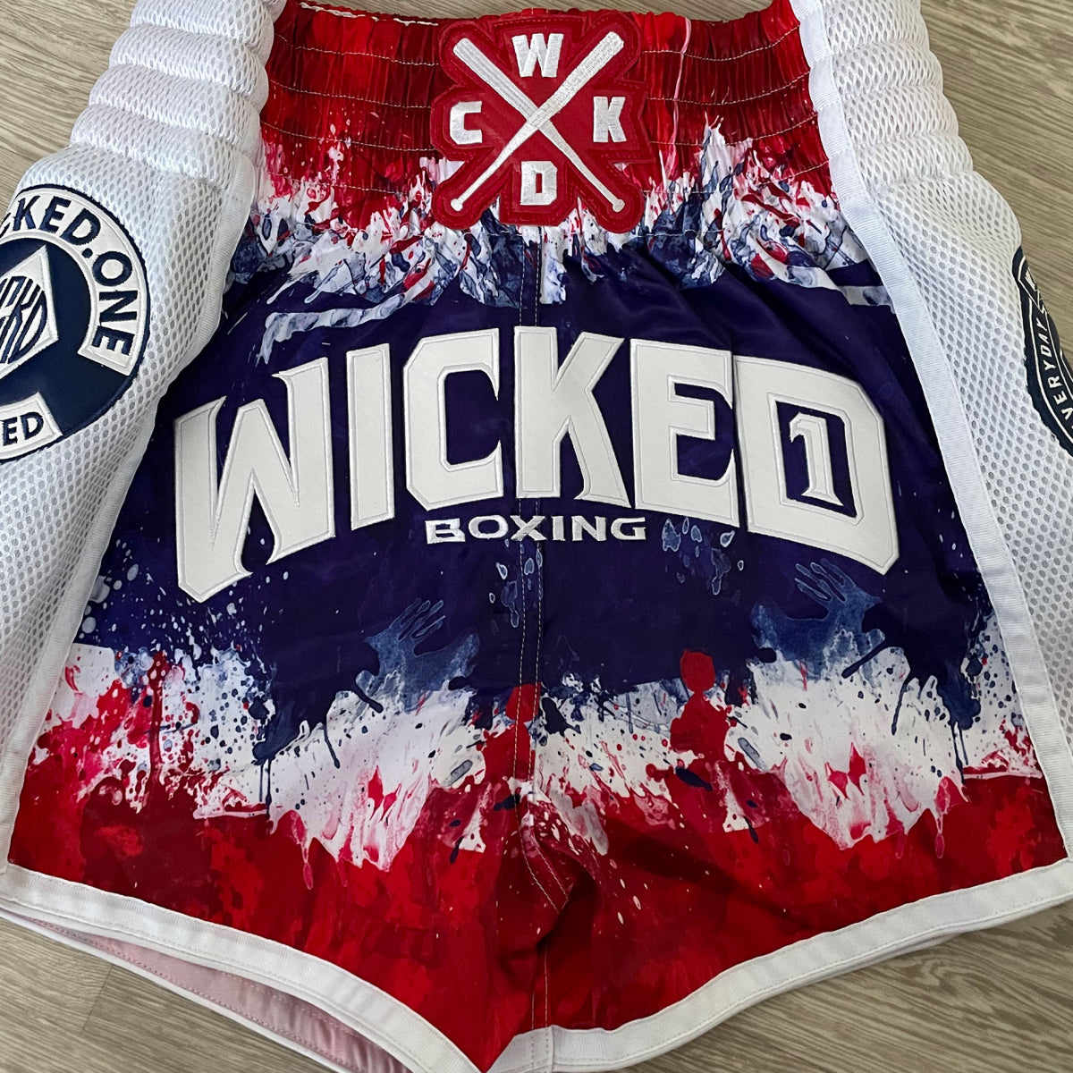 Wicked One Glorious Muay Thai Shorts - Weiß