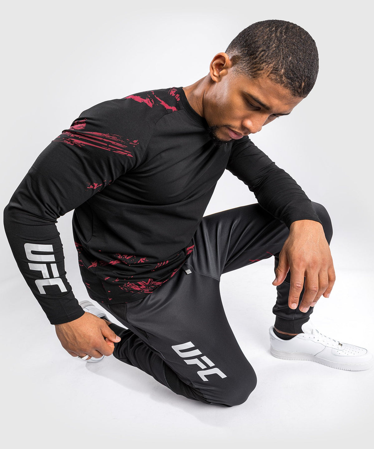 Venum Authentic Fight Week 2.0 UFC T-Shirt - Langarm - Schwarz/Rot