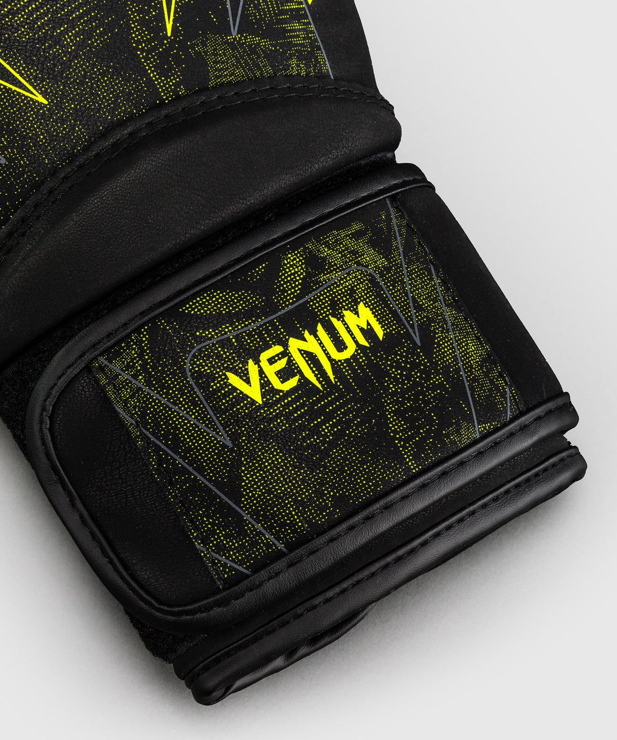 Venum Impact Amazonia Reborn Guantoni da boxe Impact - Nero/Verde