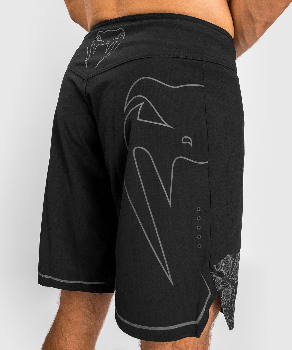 Short de MMA Réfléchissant Light 4.0 Venum - Noir/Noir