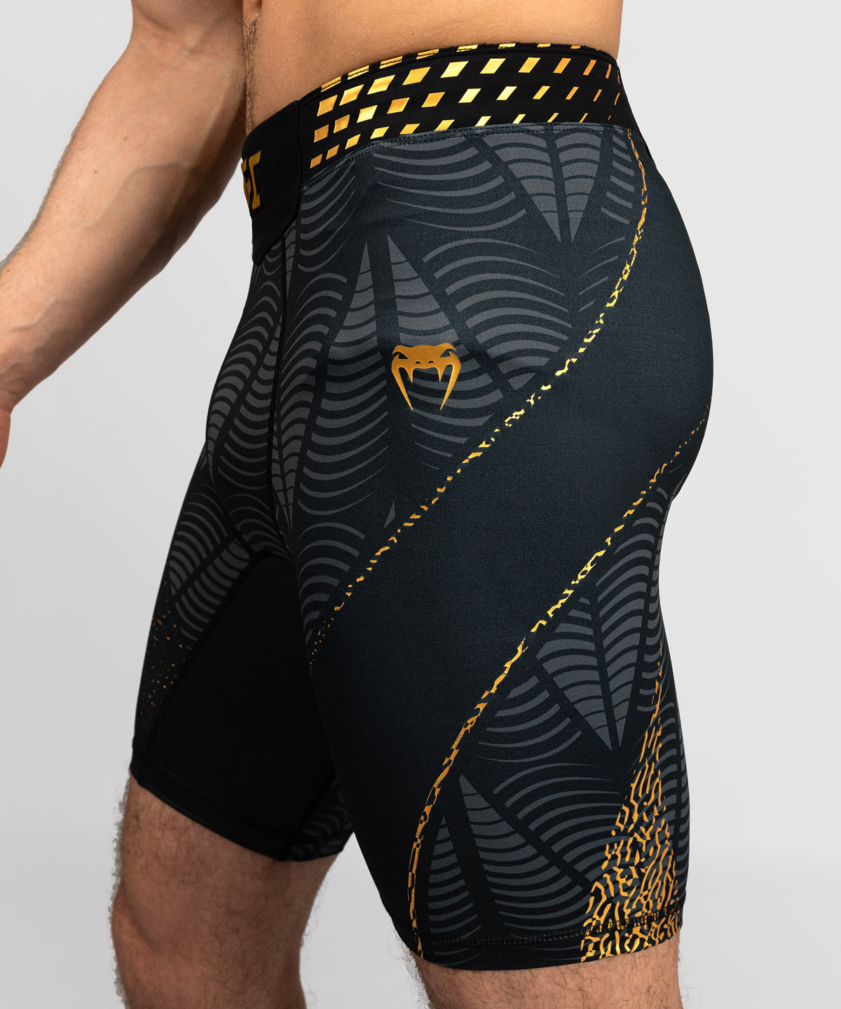 UFC Zenith by Venum Authentic Fight Night Short Vale Tudo Hombre - Champion
