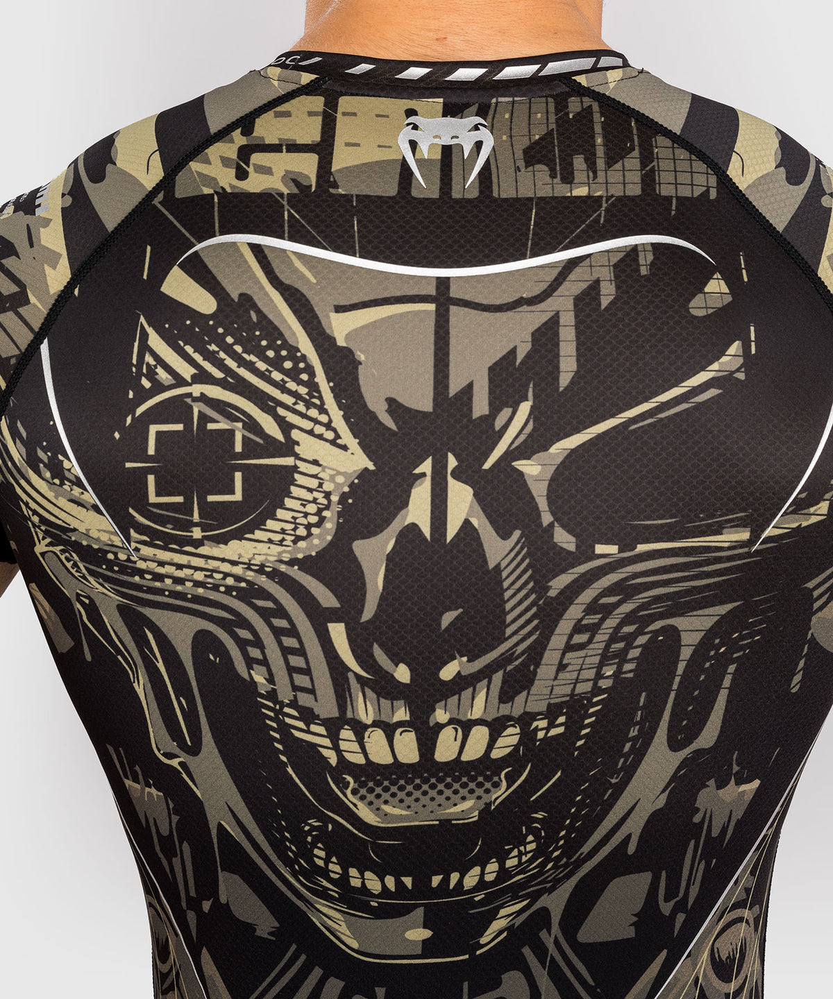 Rashguard à manches courtes Venum Invader - Noir/Sable