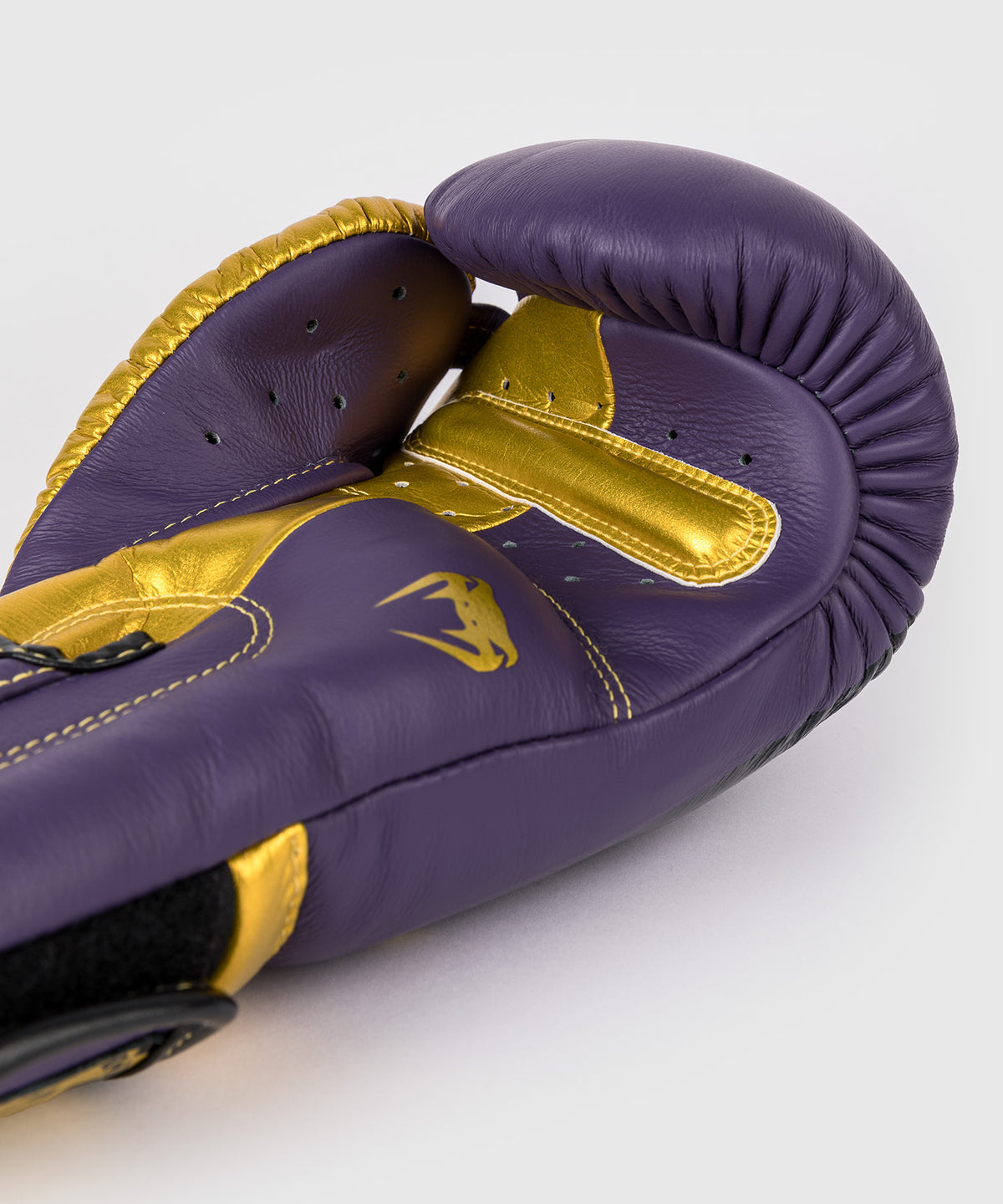 Venum Giant 3.0 Guantes de boxeo - Morado oscuro/Oro - Edición especial