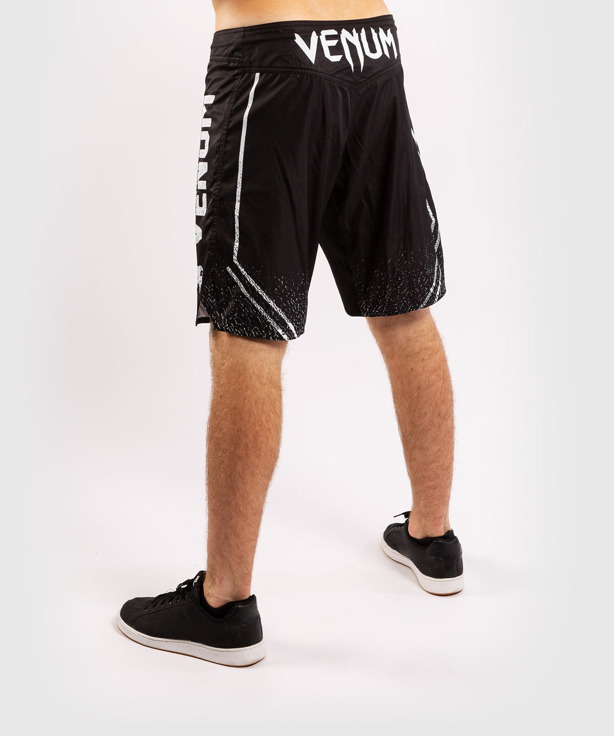 Venum Signature Fightshorts - Black/White