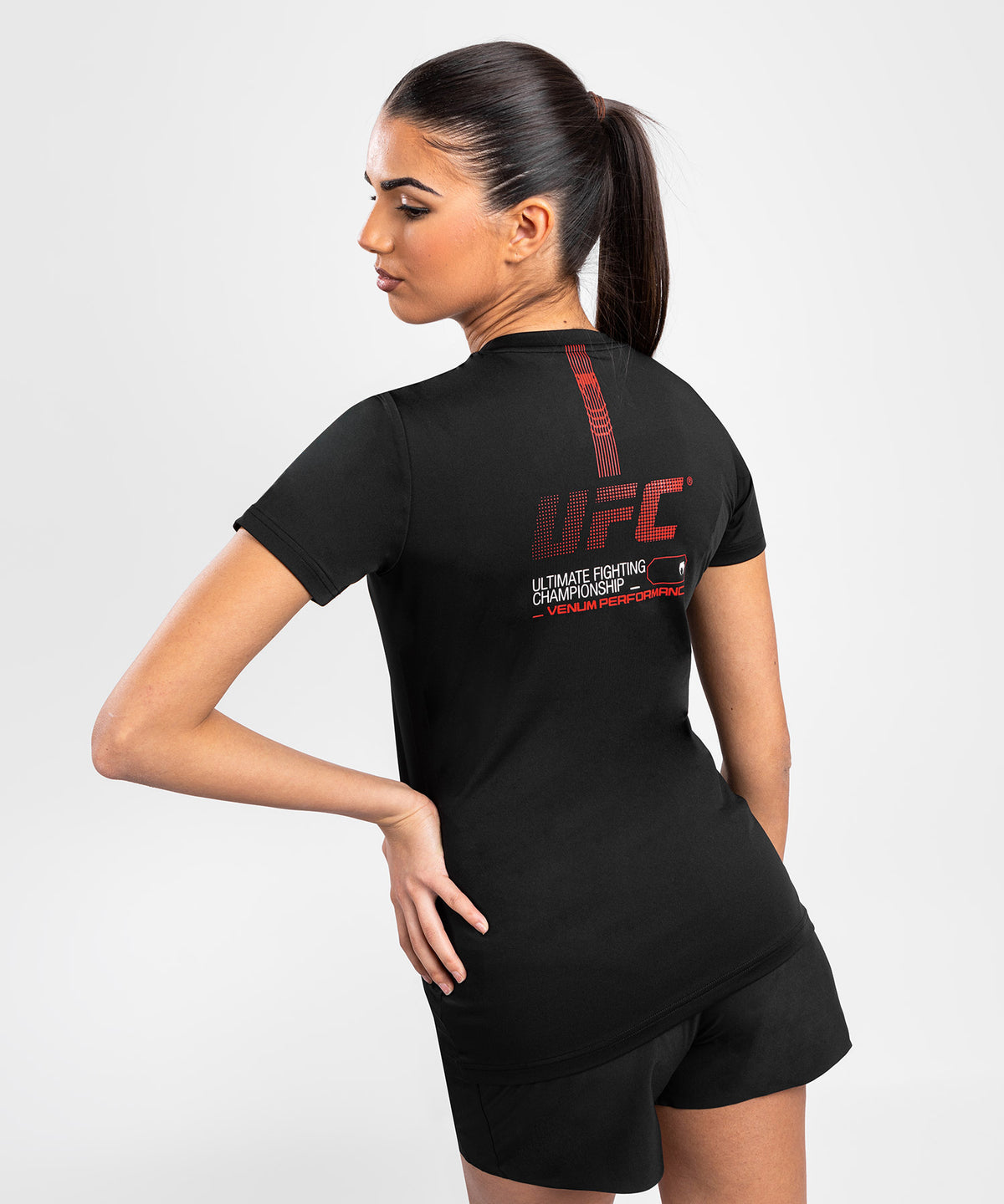 UFC Adrenaline von Venum Fight Week Dry-Tech-T-Shirt für Frauen - Schwarz
