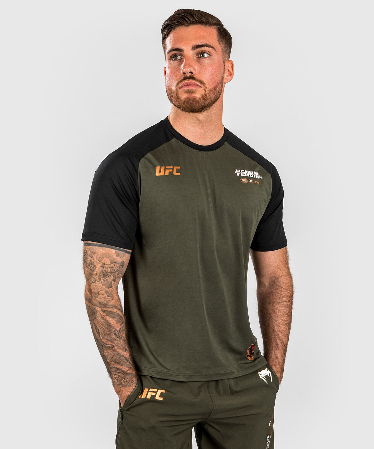 UFC Adrenaline by Venum Fight Week Dry-tech-T-Shirt für Männer - Khaki/Bronze