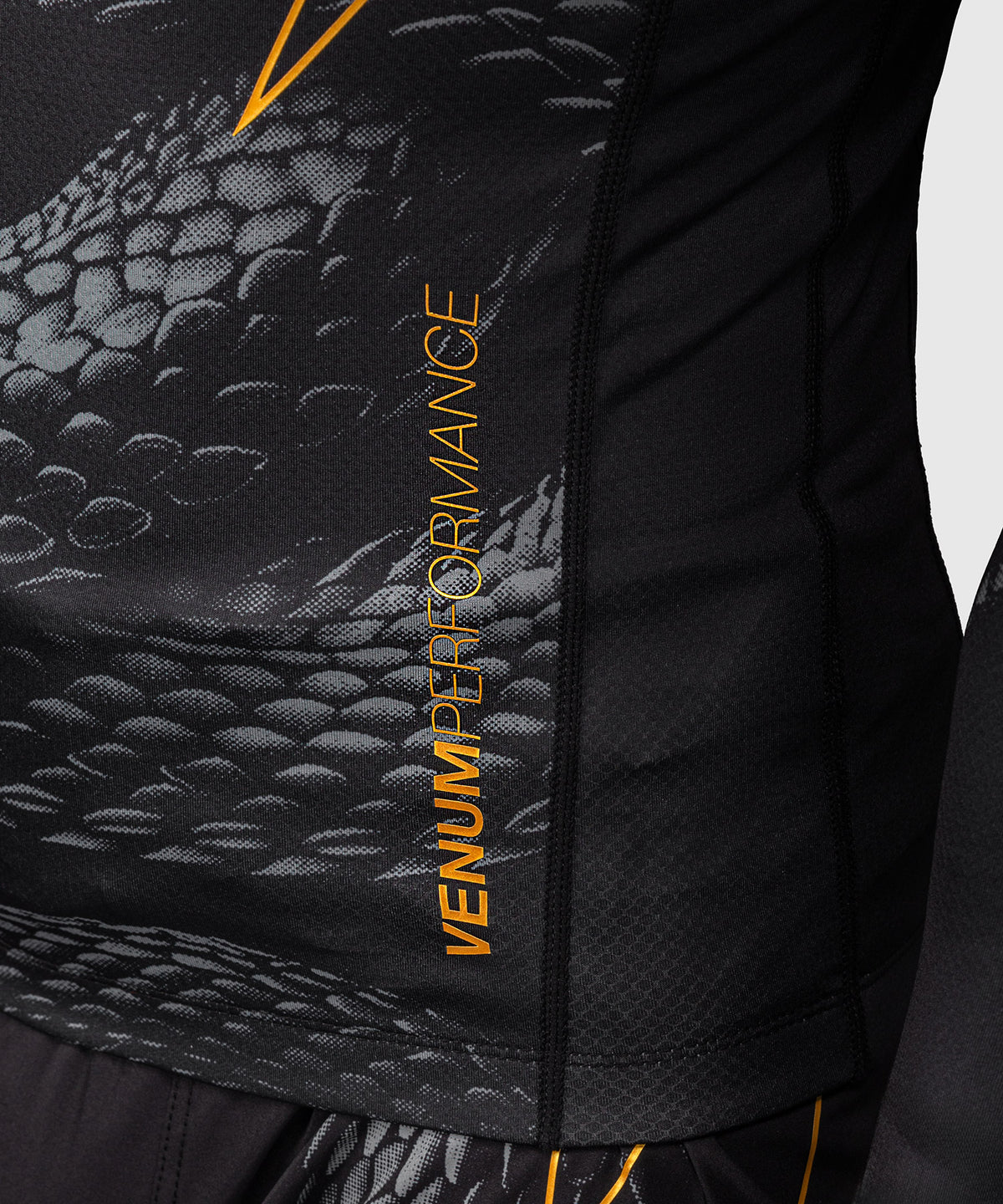 Venum Matupa Rashguard Manga Larga - Negro/Gris/Oro