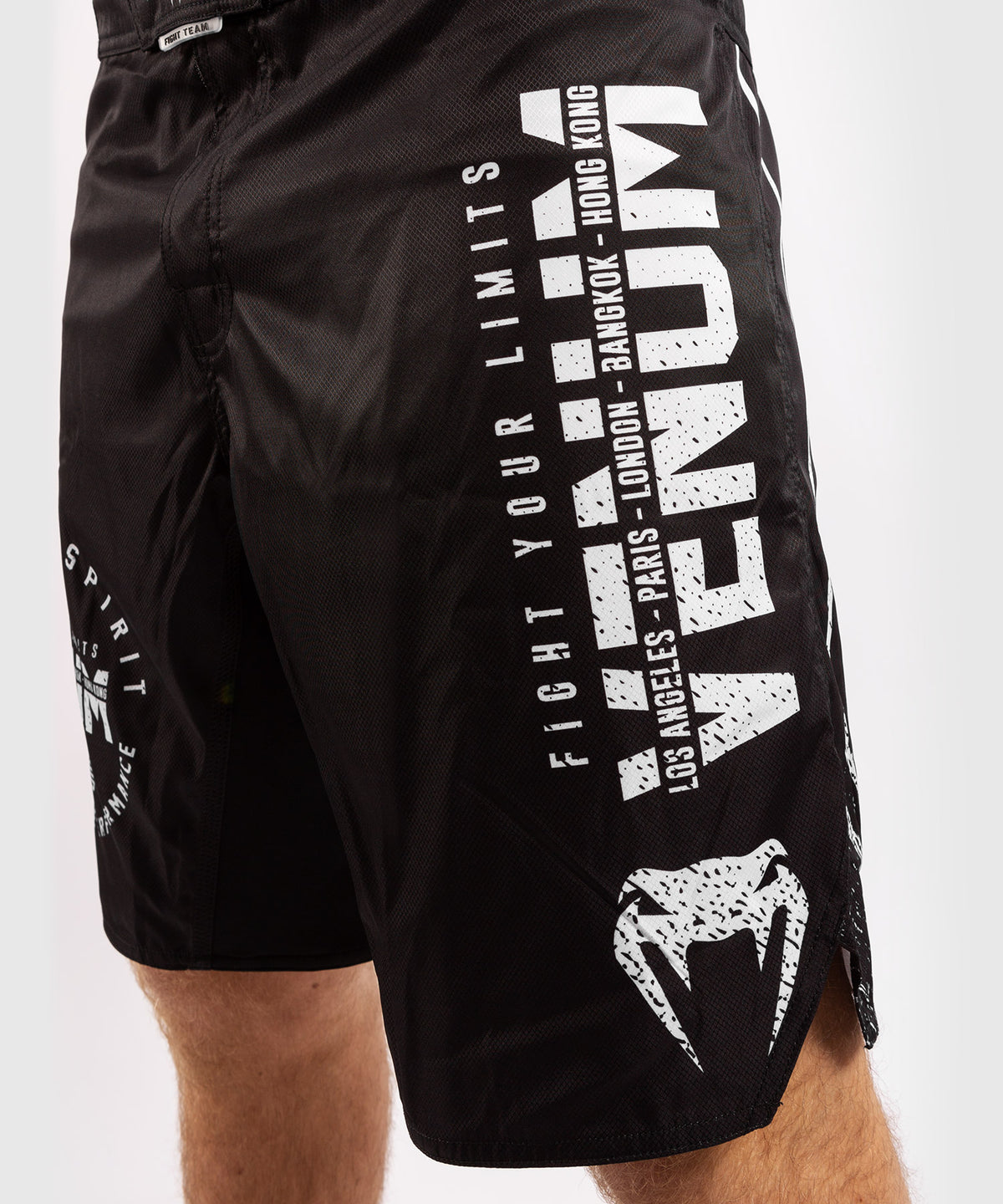 Venum Signature Fightshorts - Black/White