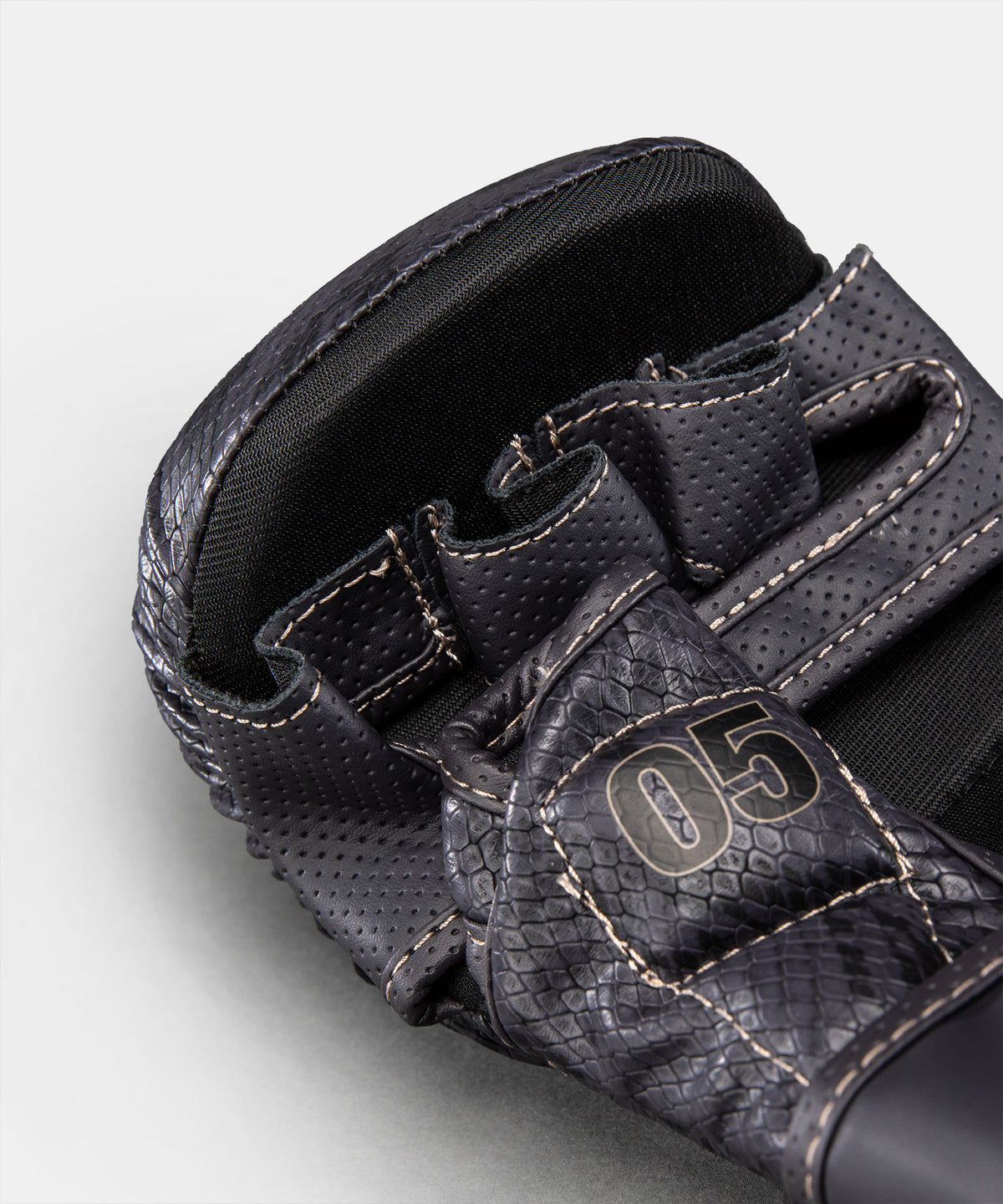 Venum Impact Evo Scales MMA-Sparringhandschuhe - Dunkelviolett