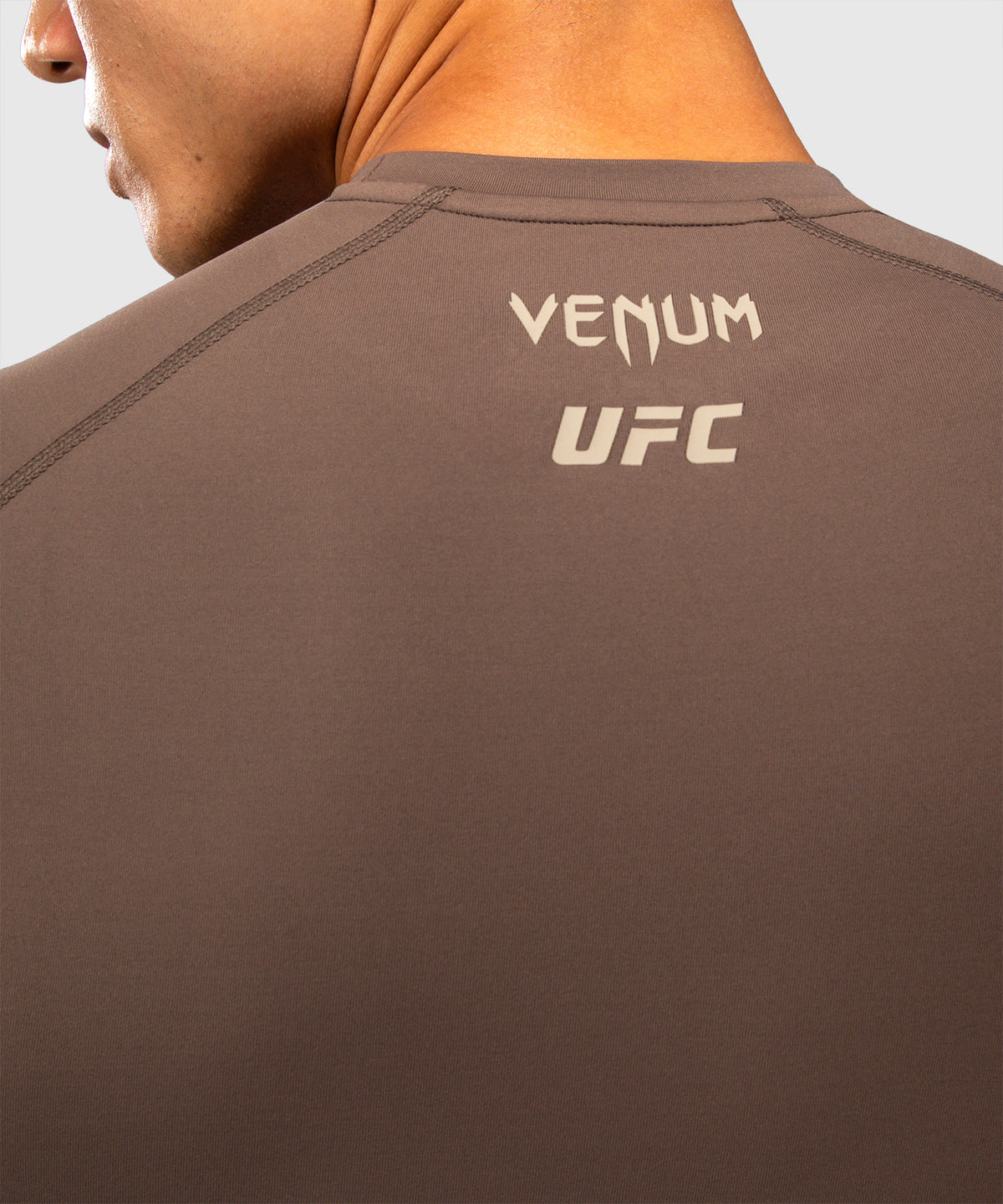 Rashguard à Manches Longues Technique pour Homme Venum UFC Unity by Venum Authentic Fight Week - Marron