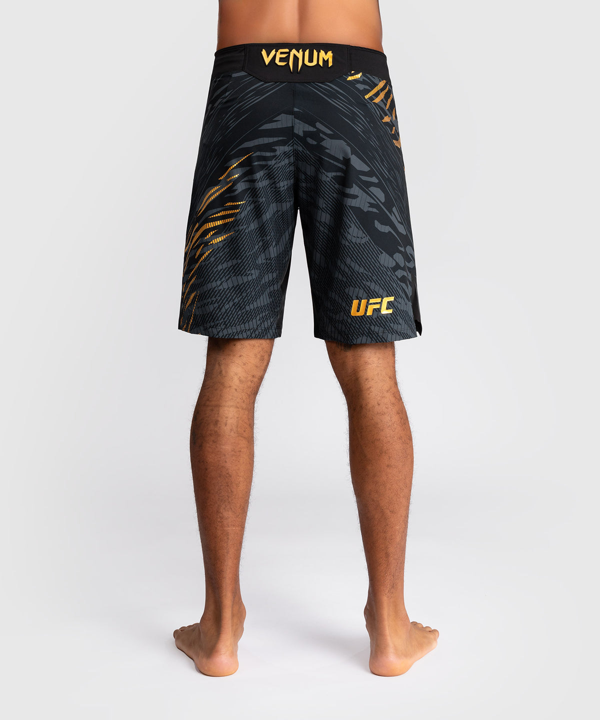 UFC Fusion by Venum Authentic Fight Night Herren Fight Short - Long Fit - Champion