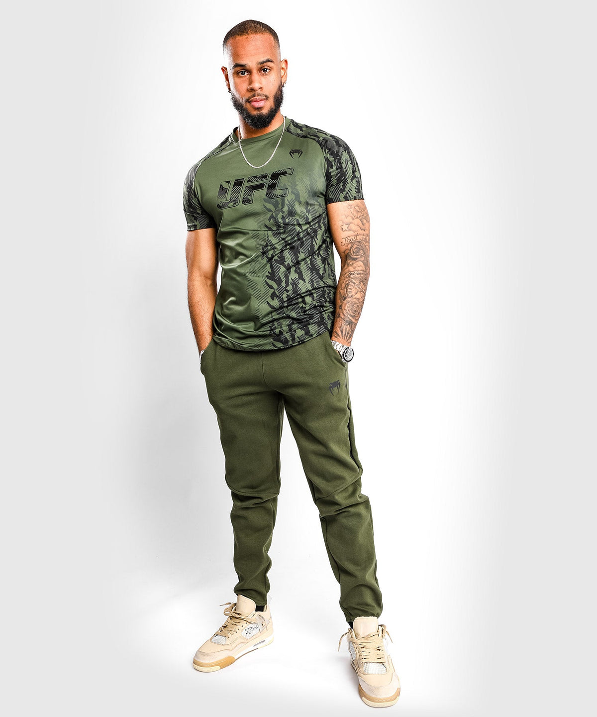 Technisches T-Shirt mit kurzen Ärmeln Mann UFC Venum Authentic Fight Week - Khaki