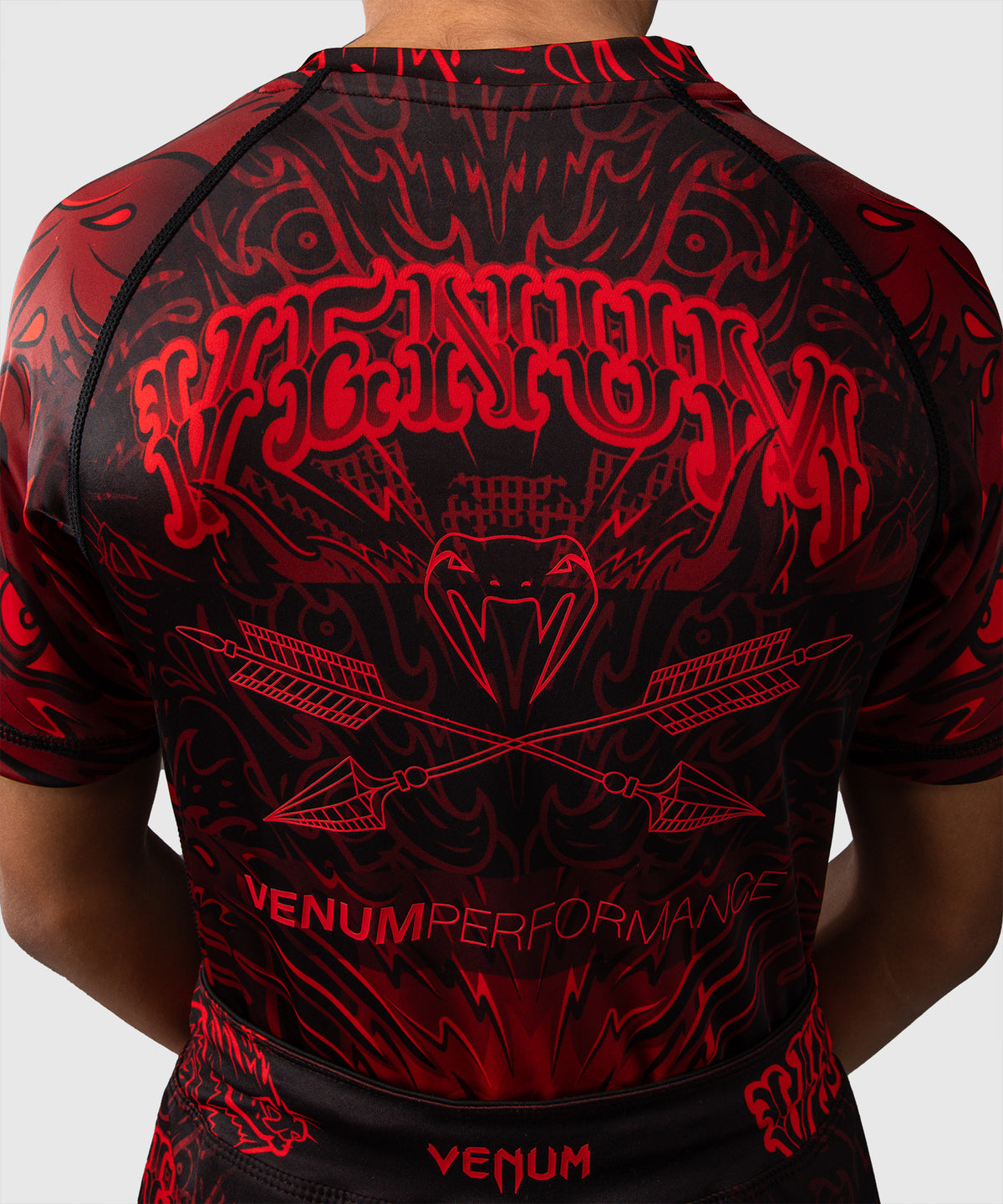 Venum Wolf Atak Rashguard Manga Corta Para Niños – Negro/Rojo