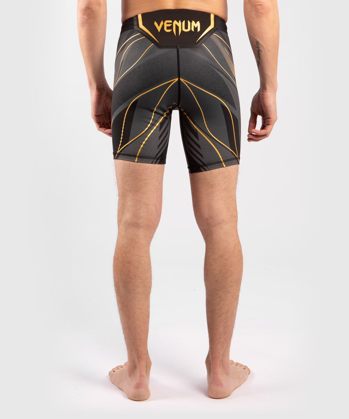 UFC Herren Kompressionsshorts Venum Authentic Fight Night - Short Cut - Champion