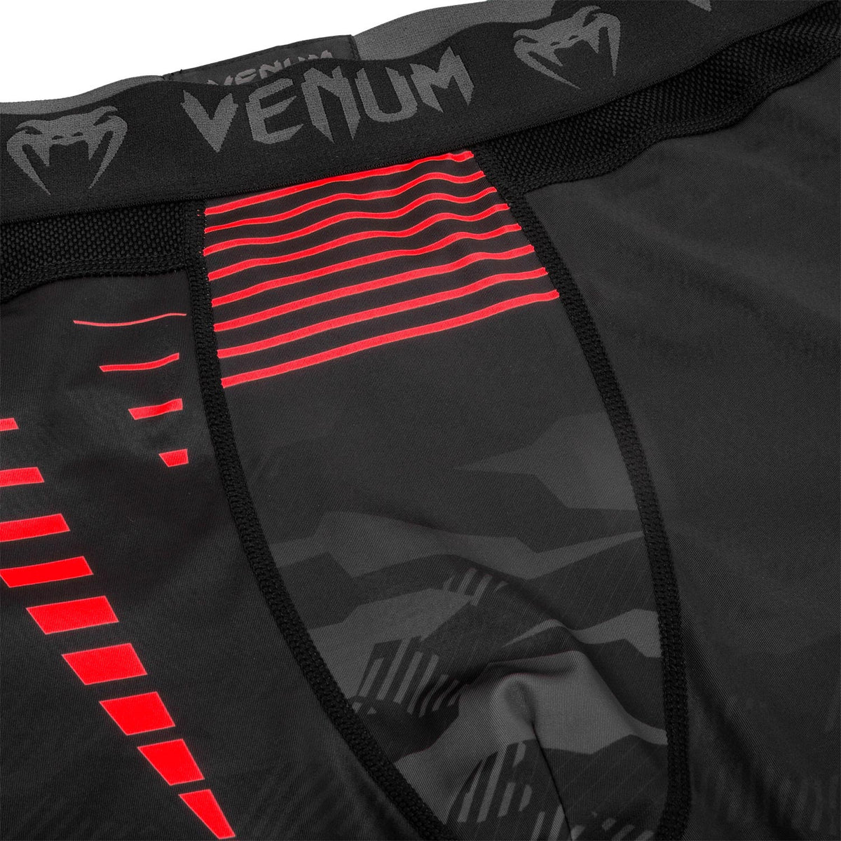 Pantaloni a compressione Venum Okinawa 2.0 - Nero/Rosso