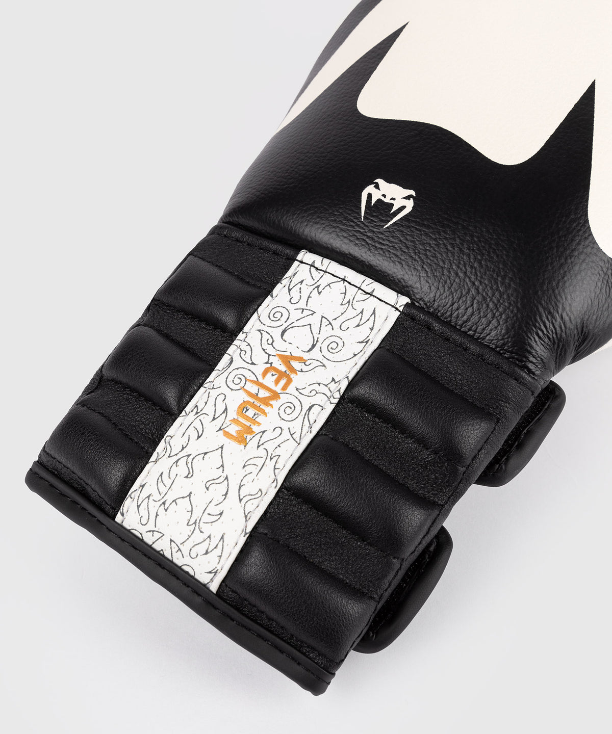 Venum Reverso Boxing Gloves - Snow White/Black