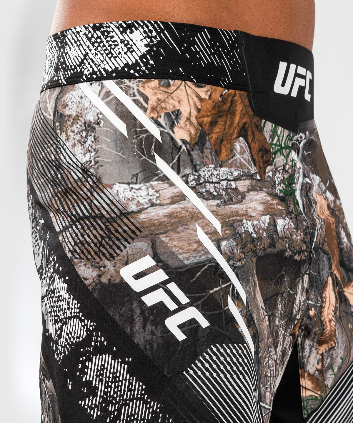 Short de combat pour homme Realtree Camo UFC Adrenaline by Venum Fight Night - Long Fit