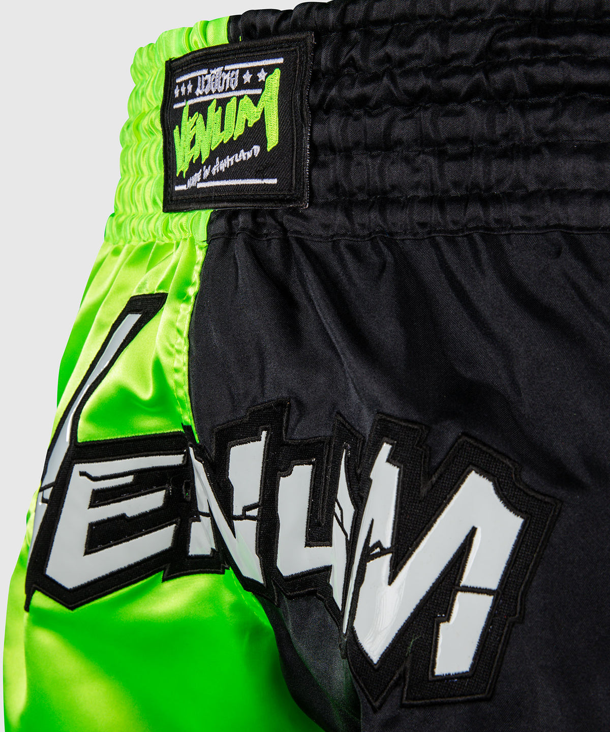 Venum Inferno 2.0 Pantalones Cortos de Muay Thai - Verde/Negro