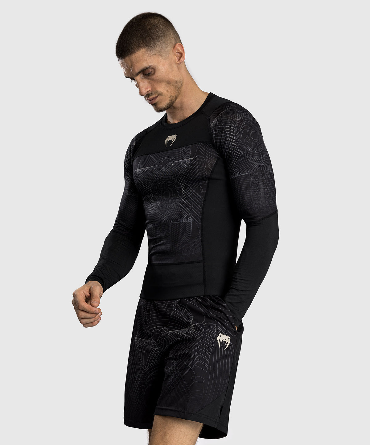 Rashguard à Manches Longues Venum G-Fit Air pour Hommes - Noir Intense/Sable Désert