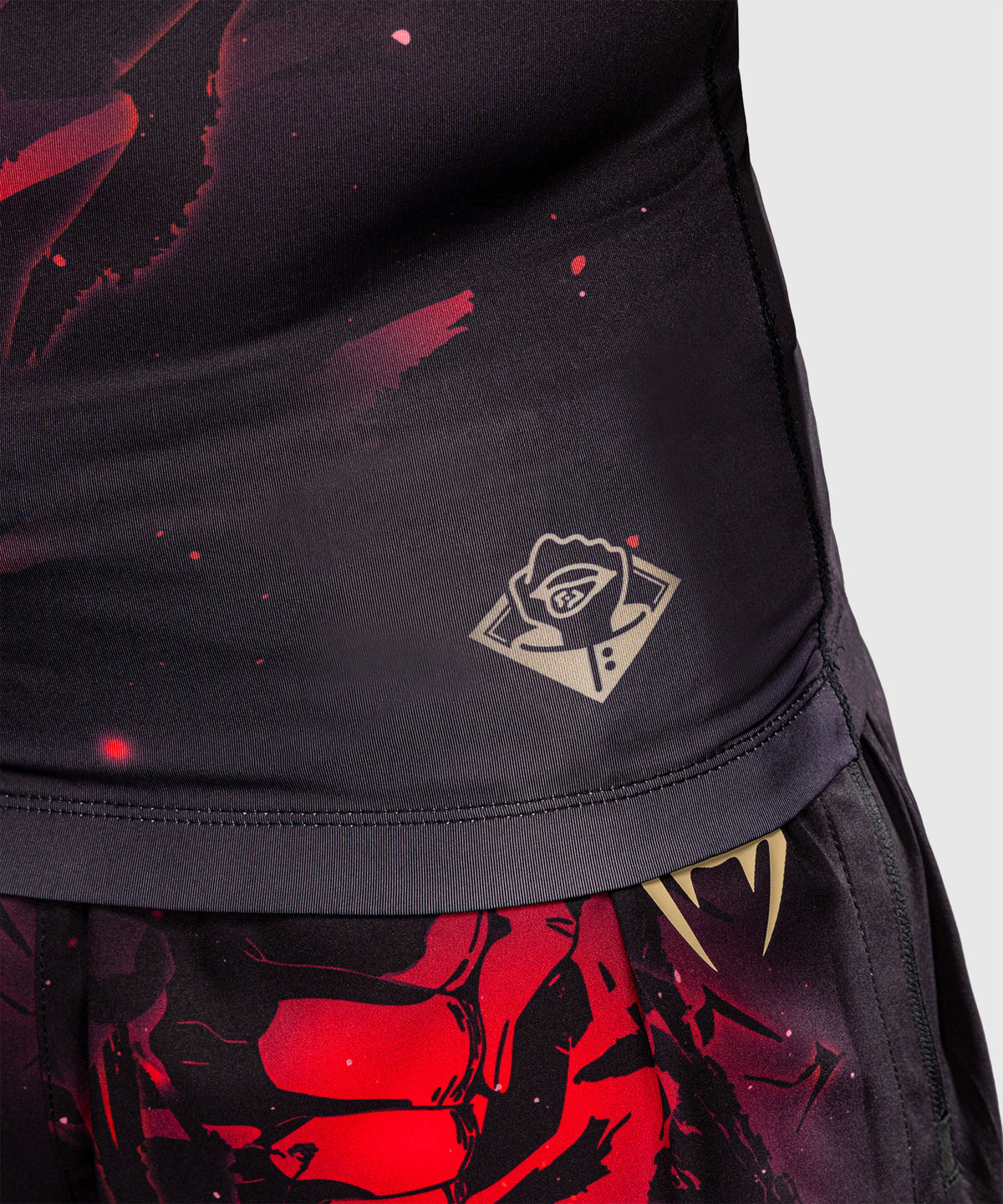 Jujutsu Kaisen x Venum Itadori Rashguard a Maniche Lunghe – Nero/Rosso