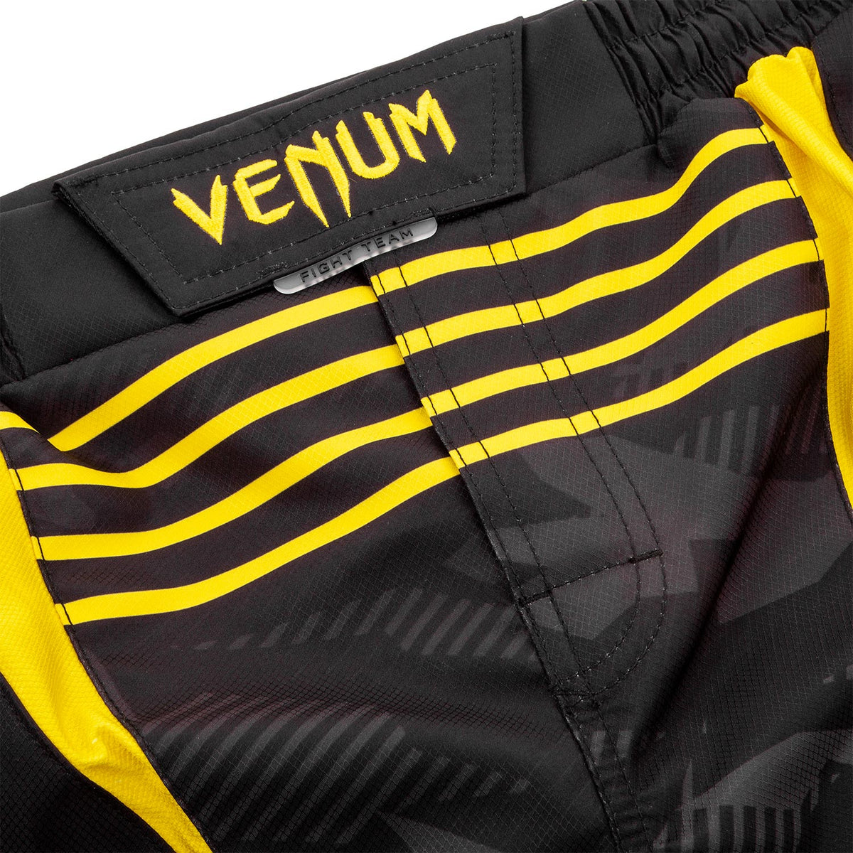 Fightshort court Venum Okinawa 2.0 - Noir/Jaune