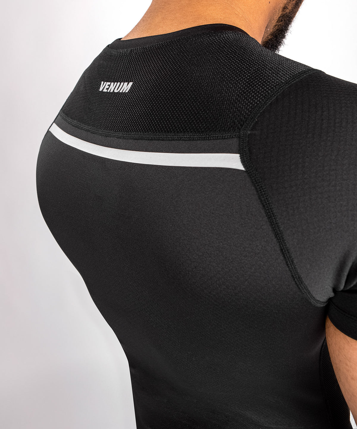 Rashguard Venum Jaws 2.0 - Manches Courtes - Noir