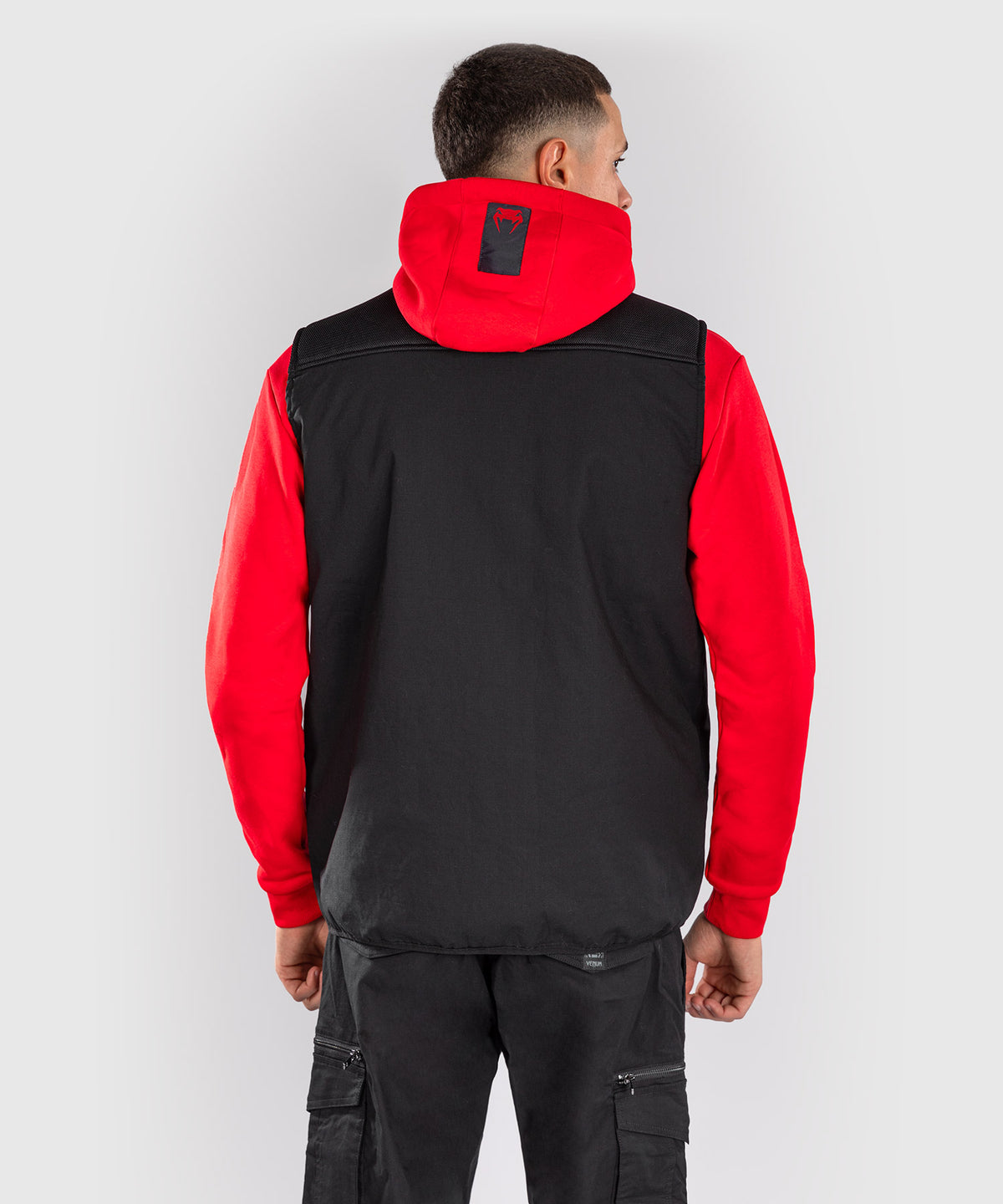 Venum Altitude Ärmellose Daunenjacke – Schwarz