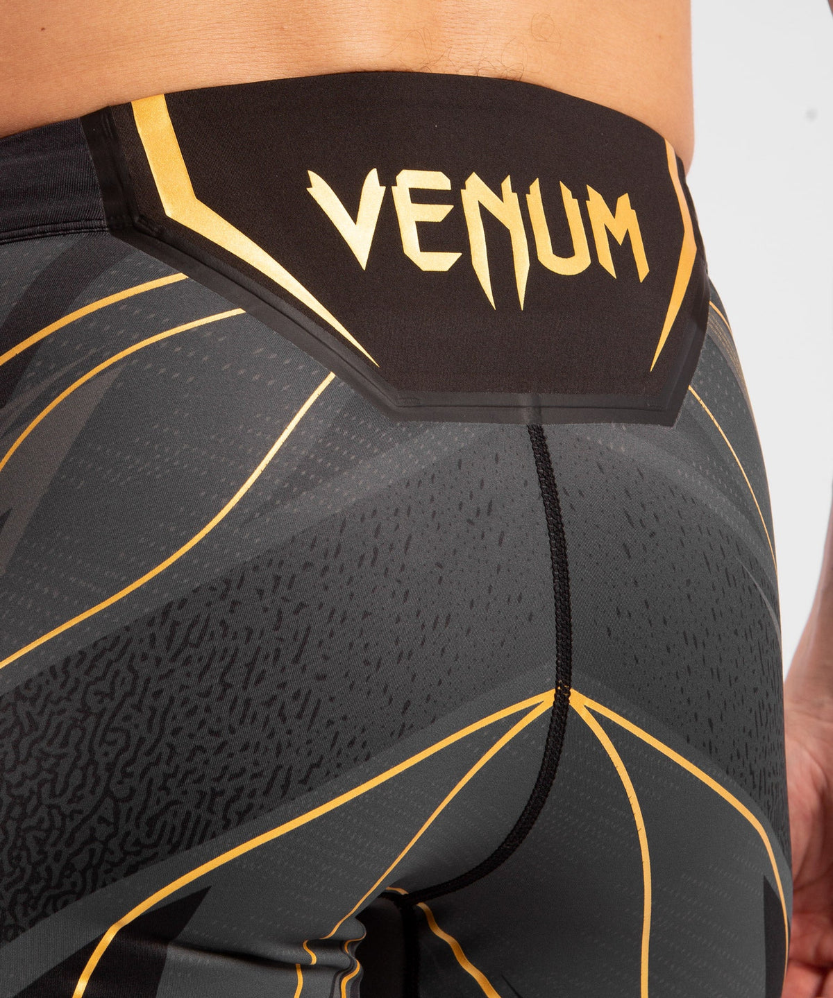 UFC Herren Kompressionsshorts Venum Authentic Fight Night - Short Cut - Champion
