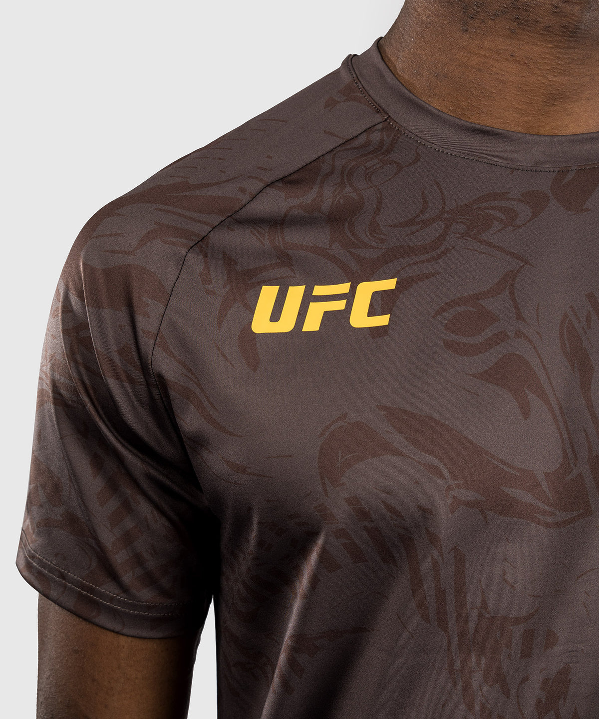 UFC Fusion by Venum Fight Week Herren Dry-Tech T-Shirt - Erdiges Braun