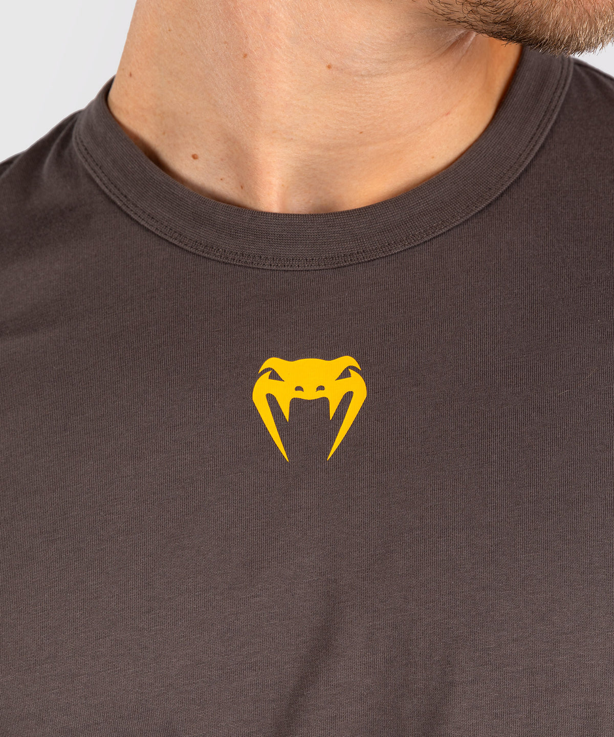 UFC Fusion by Venum Fight Week Herren Kurzarm T-Shirt - Solid Erdiges Braun