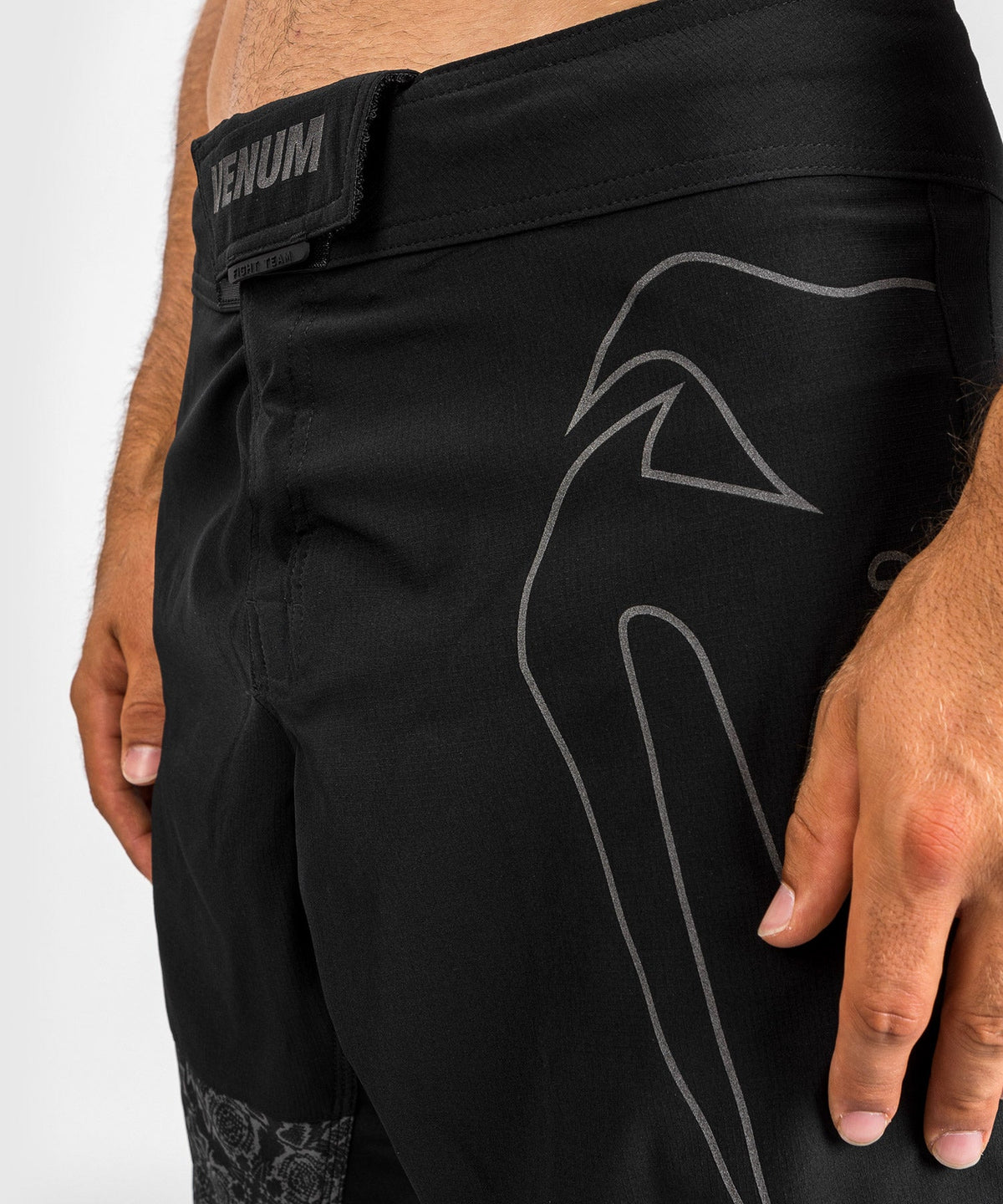 Short de MMA Réfléchissant Light 4.0 Venum - Noir/Noir