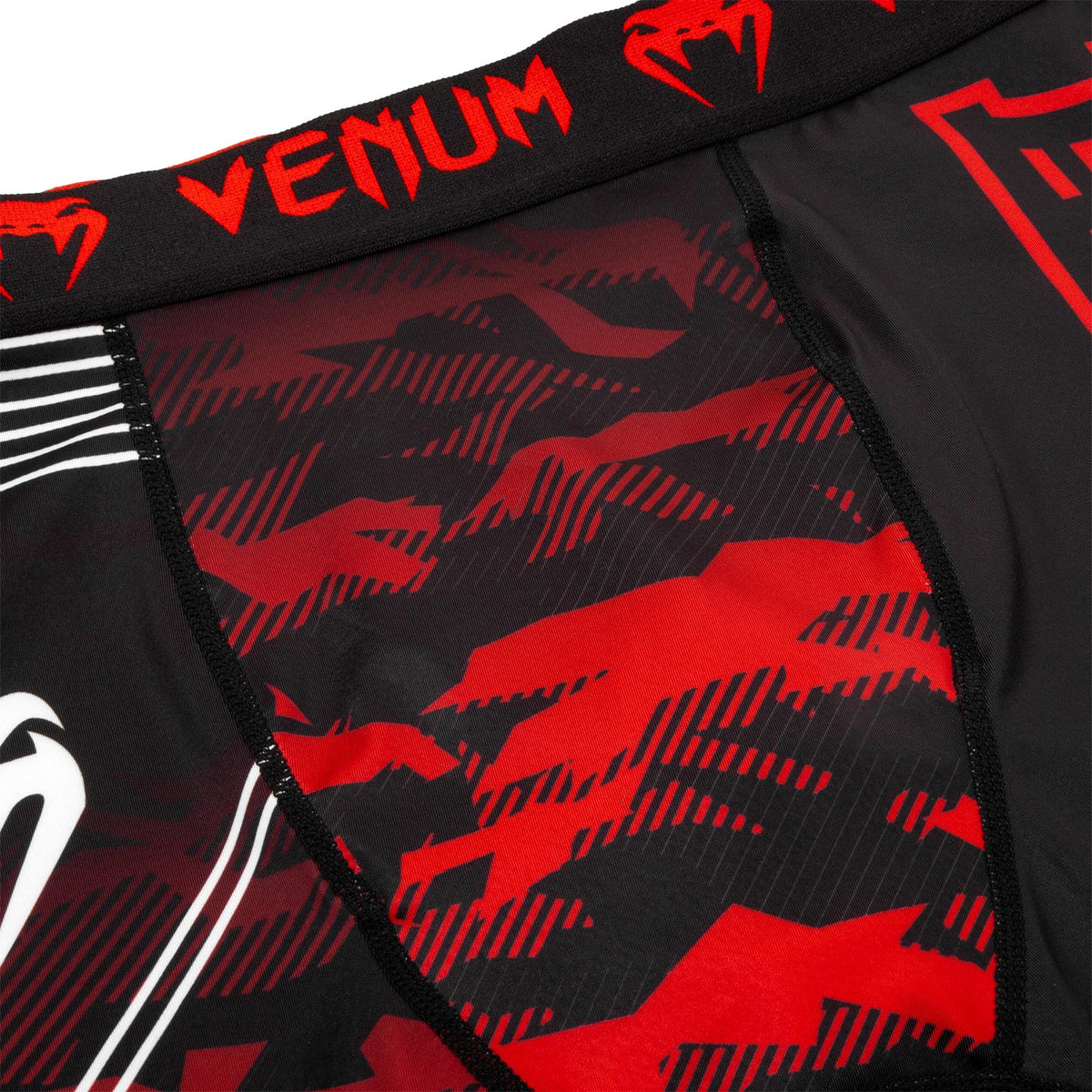 Venum Okinawa 2.0 Kompressionsshort - Schwarz/Weiß-Rot