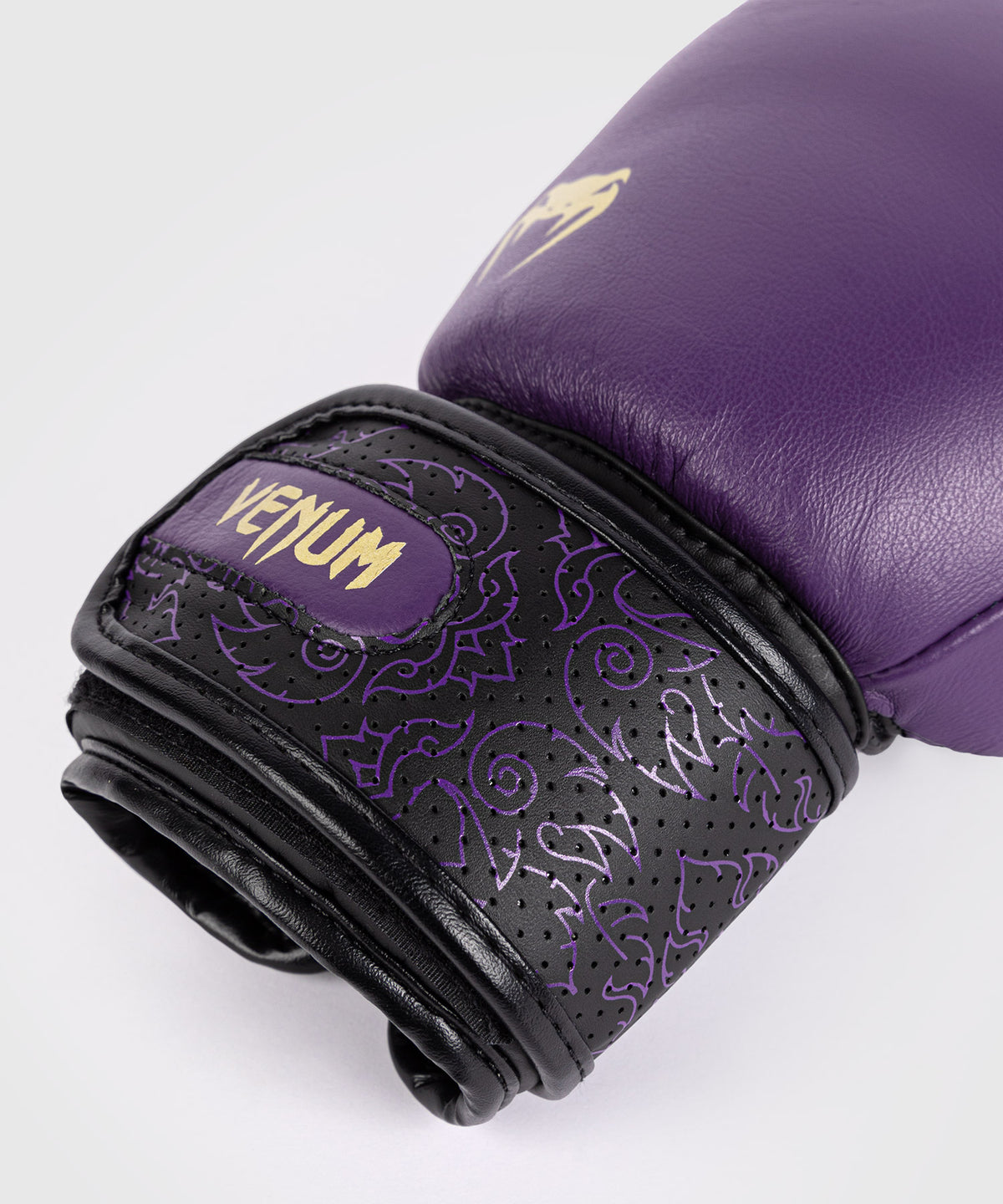 Venum Power 2.0 Boxing Gloves - Dark Plum