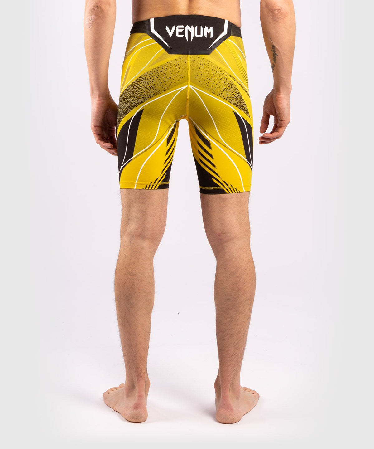 UFC Herren Kompressionsshorts Venum Authentic Fight Night - Long Cut - Gelb
