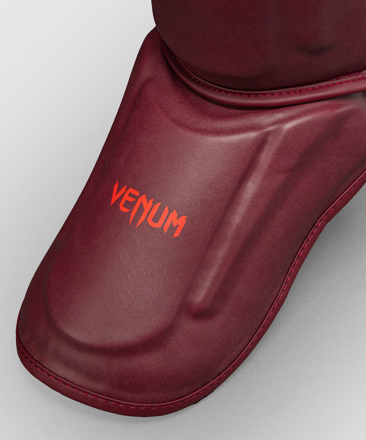 Venum Spectre Schienbeinschoner – Schwarz/Rot
