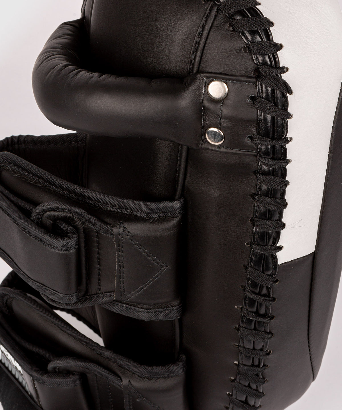 Venum Light Kick Pads (Paar) - Schwarz/Weiß