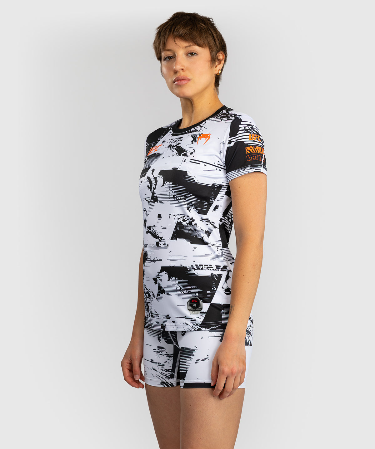UFC Zenith by Venum Authentic Fight Week Camiseta de manga corta Performance Mujer - Blanco