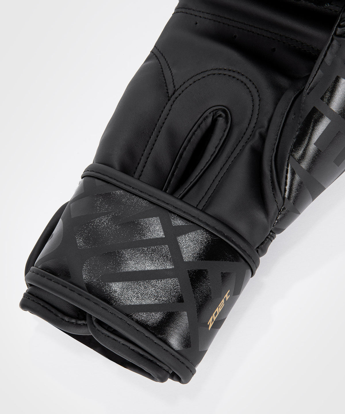 Venum Contender 1.5 XT Boxing Gloves - Black/Gold