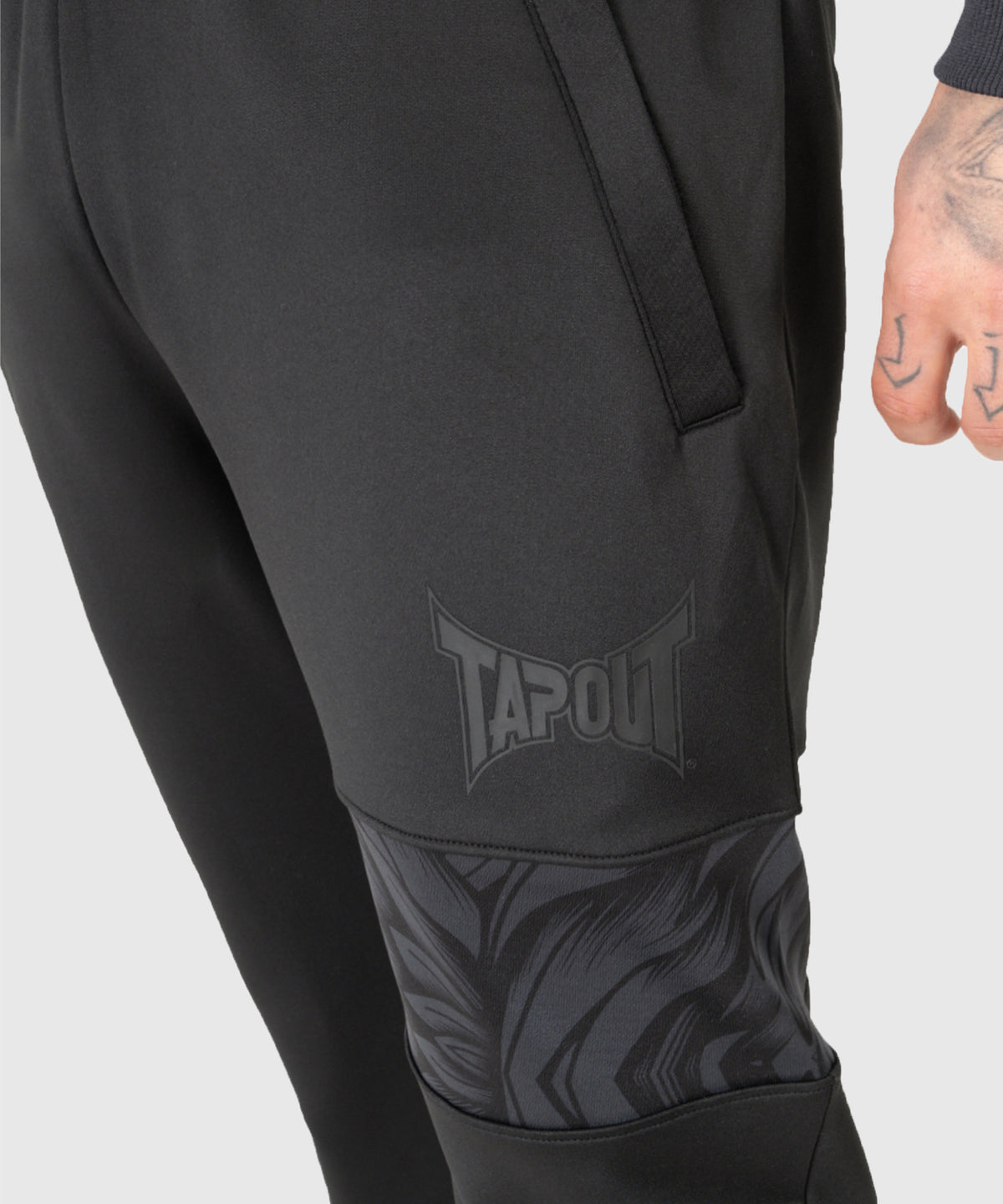 Tapout Spirit Jogging Set - Black/Grey