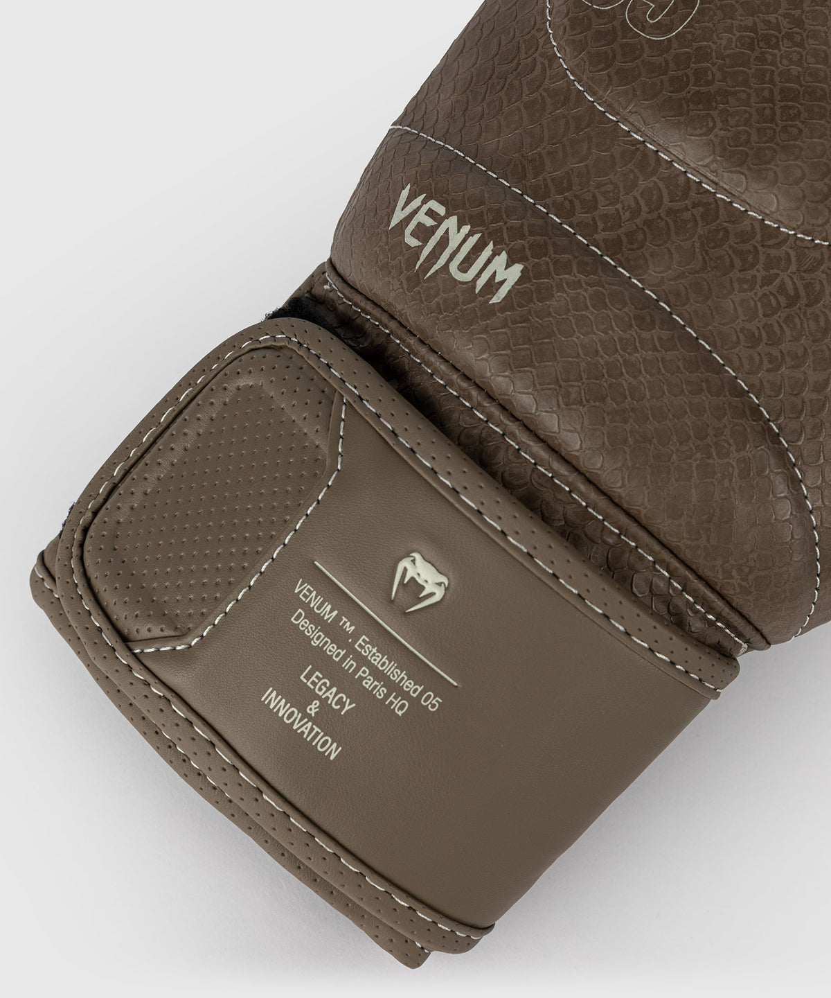 Venum Impact Evo Scales Guantes de Boxeo – Marrón