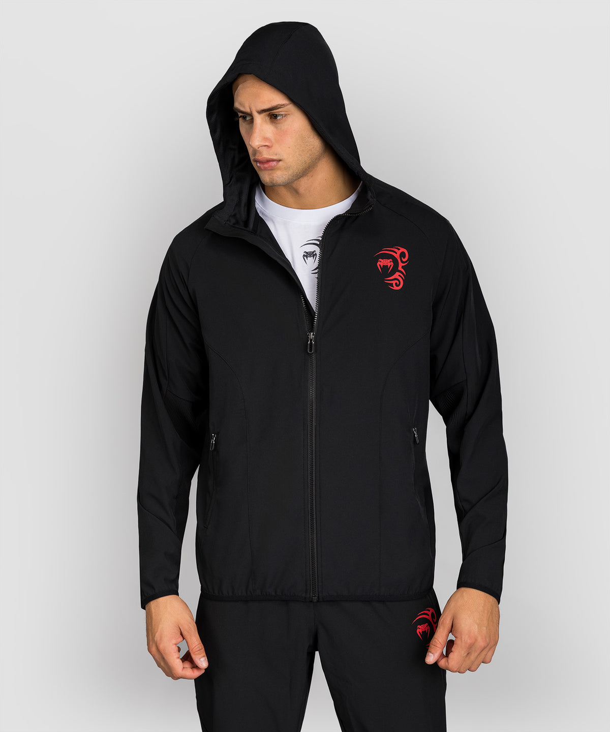 Venum x Mike Tyson Tiger Trackjacke - Tiefes Tiefschwarz/Intensives Rot