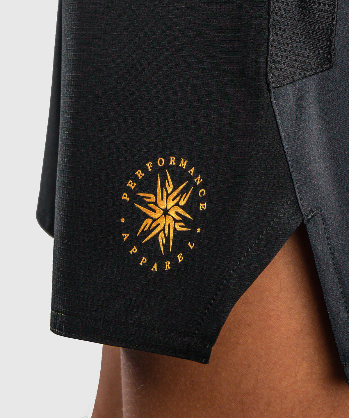 Venum Attack Fightshorts for Kids - Black/Gold