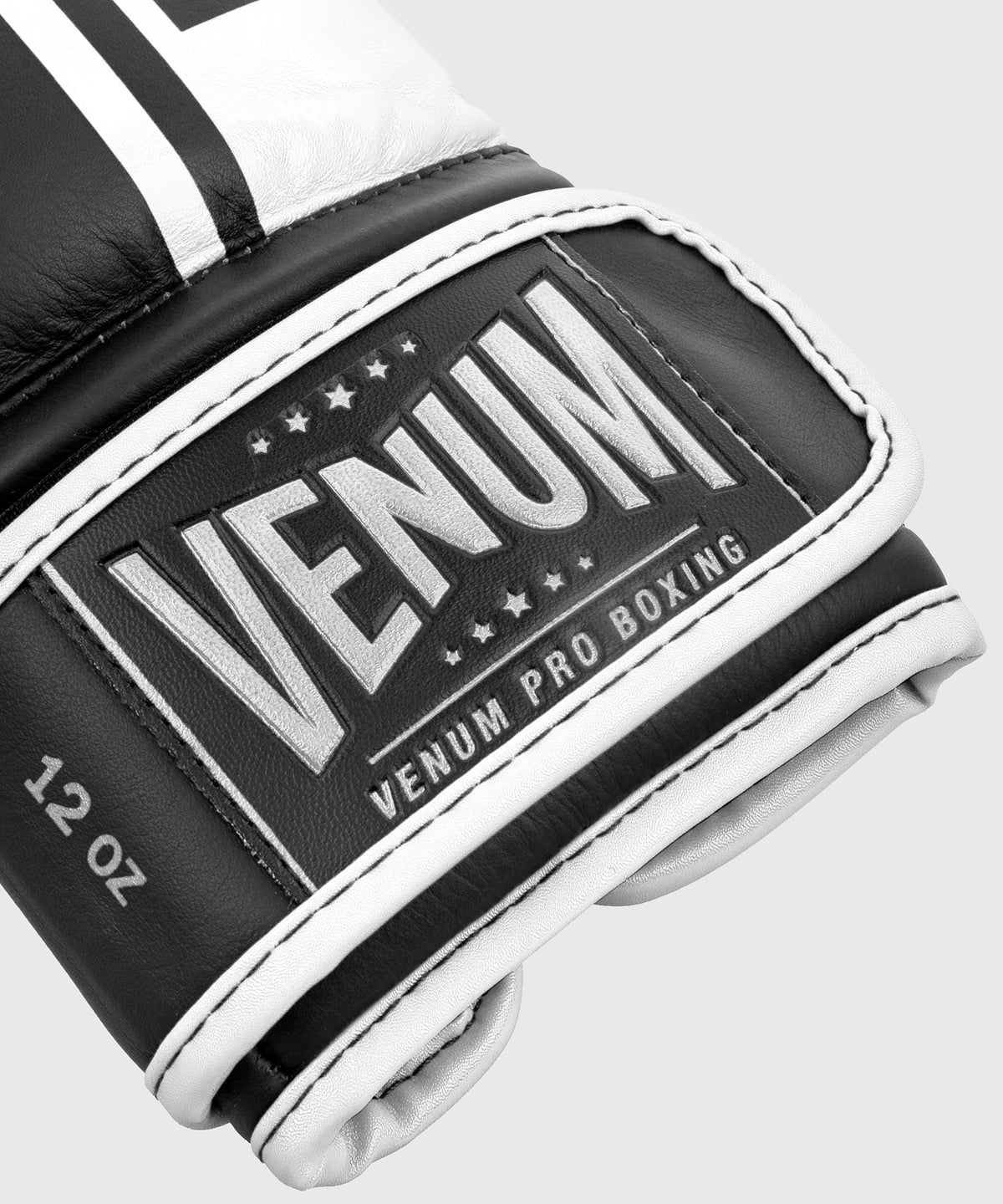 Guantoni da boxe Venum Shield Pro con chiusura in velcro - Nero/Bianco