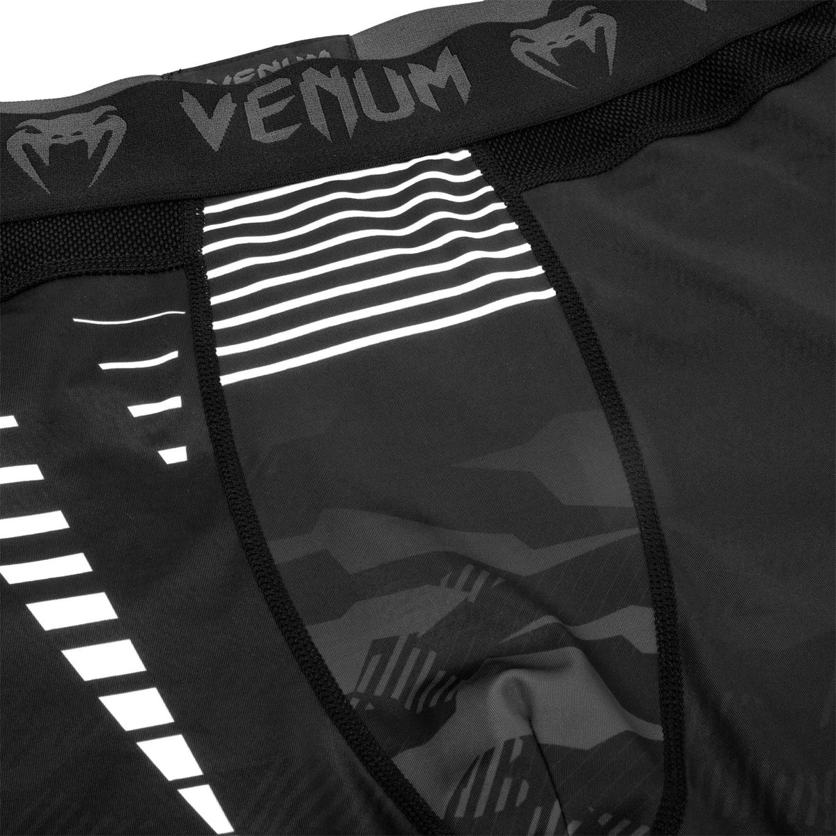 Venum Okinawa 2.0 Kompressionshose - Schwarz/Weiß