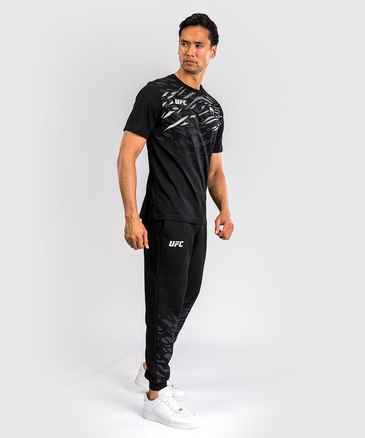 UFC Fusion by Venum Replica Herren Kurzarm T-Shirt - Schwarz